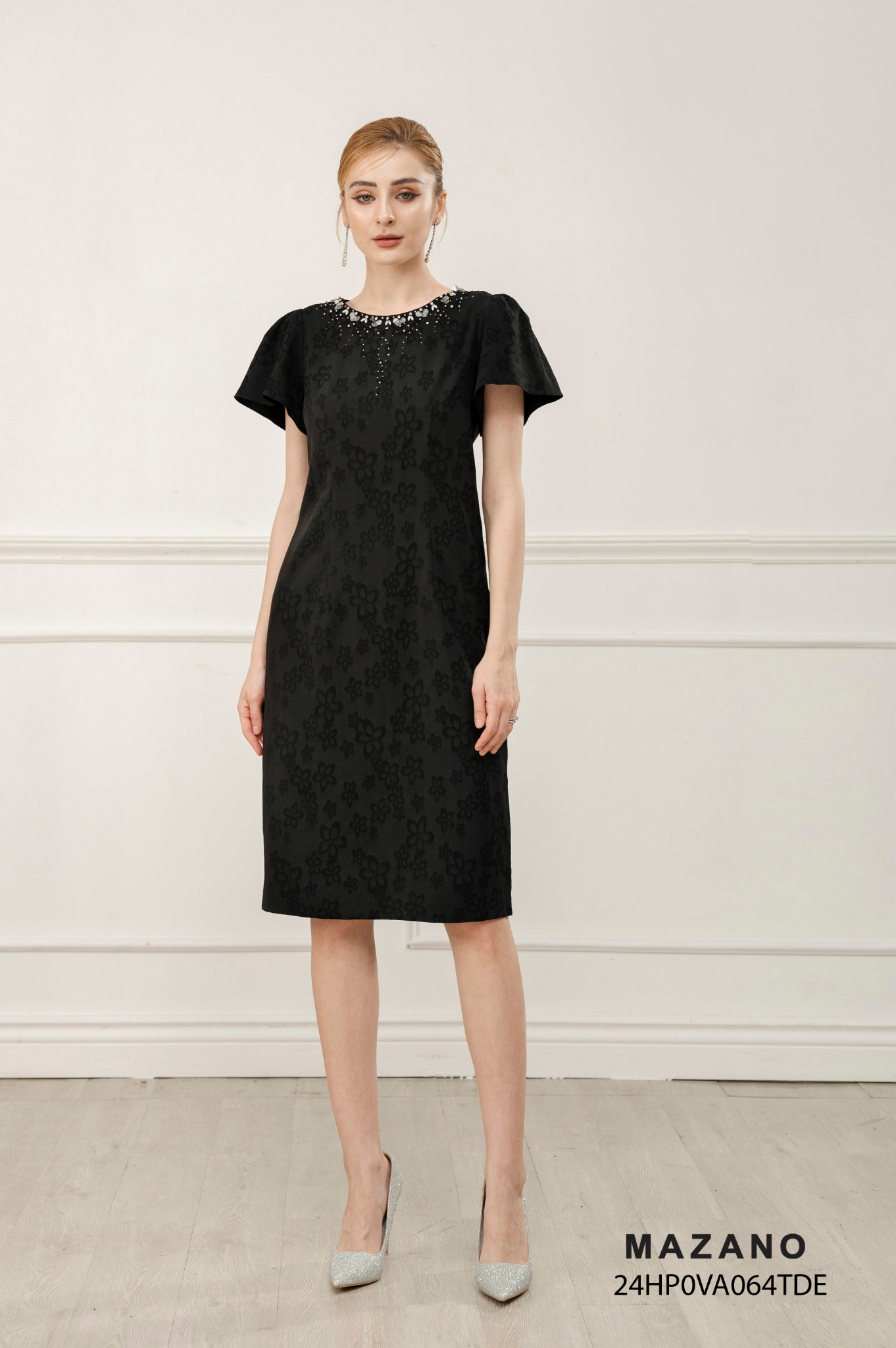 Váy Đầm suông vải thô Gấm mỏng Đính trang trí Cổ tròn vừa Tay ngắn Dài qua gối_thumbnail_2