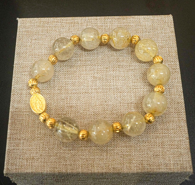 Vòng Mân Côi tóc vàng 14ly mix charm Đức Mẹ bạc mạ vàng_thumbnail_1