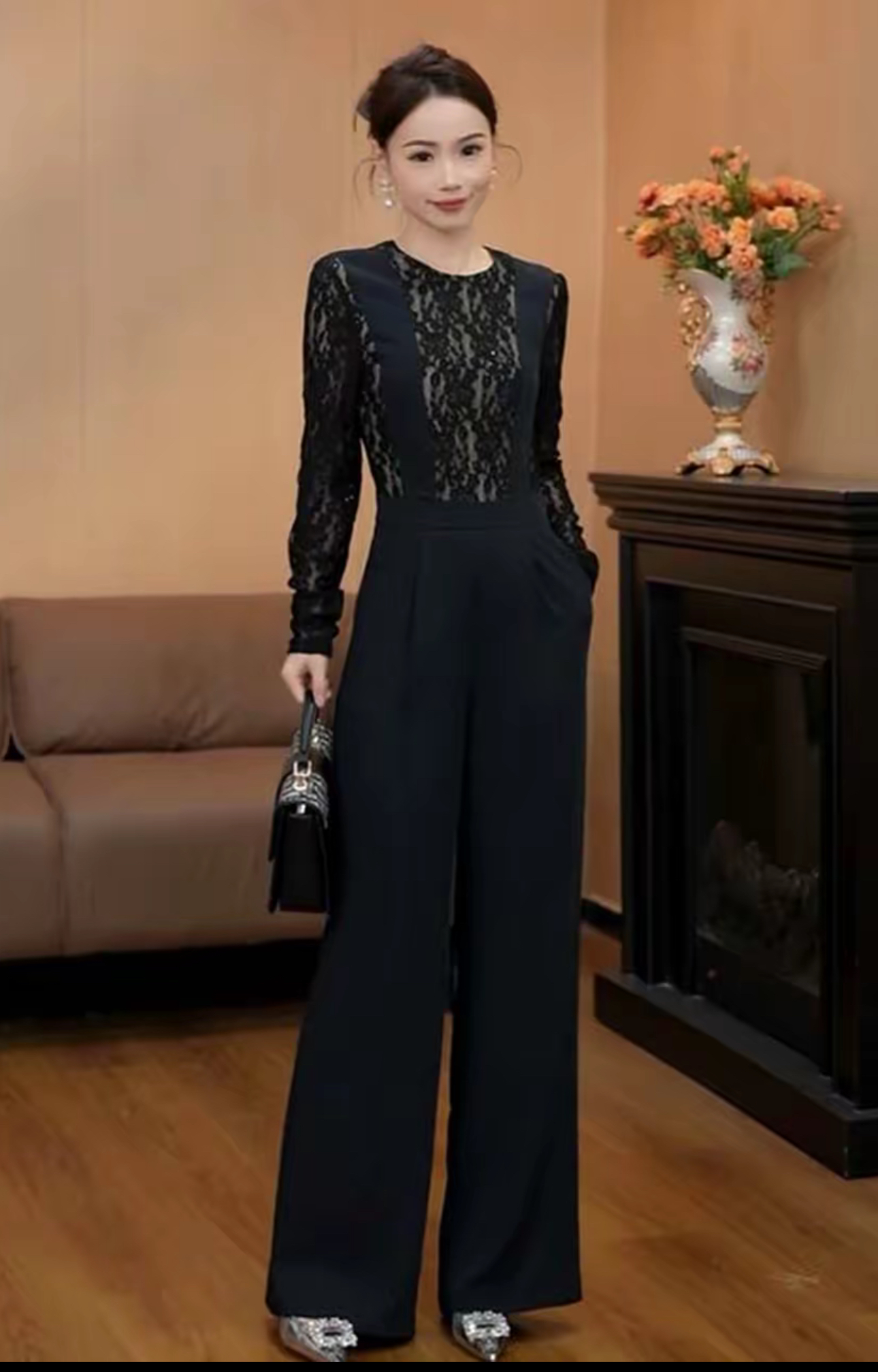 Jumpsuit thiết kế phối ren tay dài phong cách