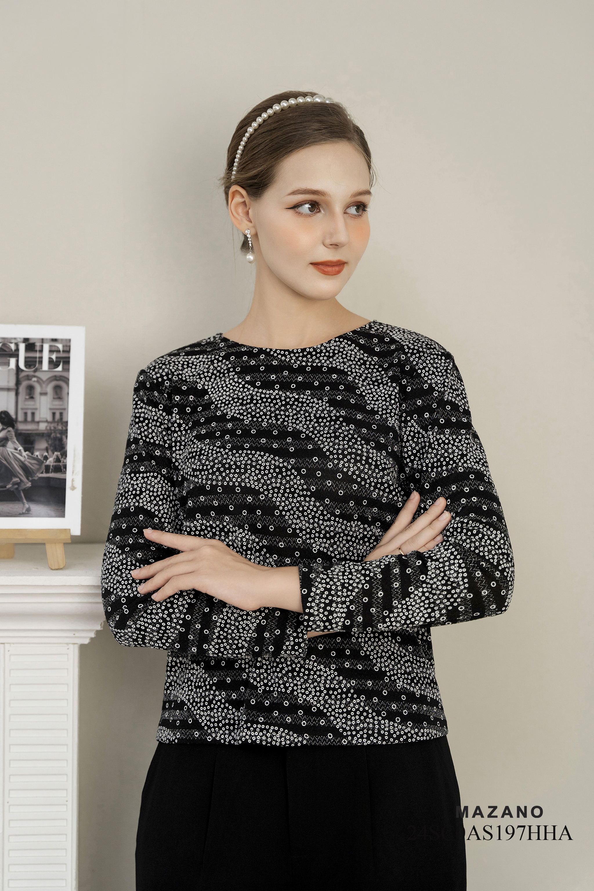 Áo top Suông Vải len nhũ Cổ tròn Tay dài Dáng lửng_thumbnail_4