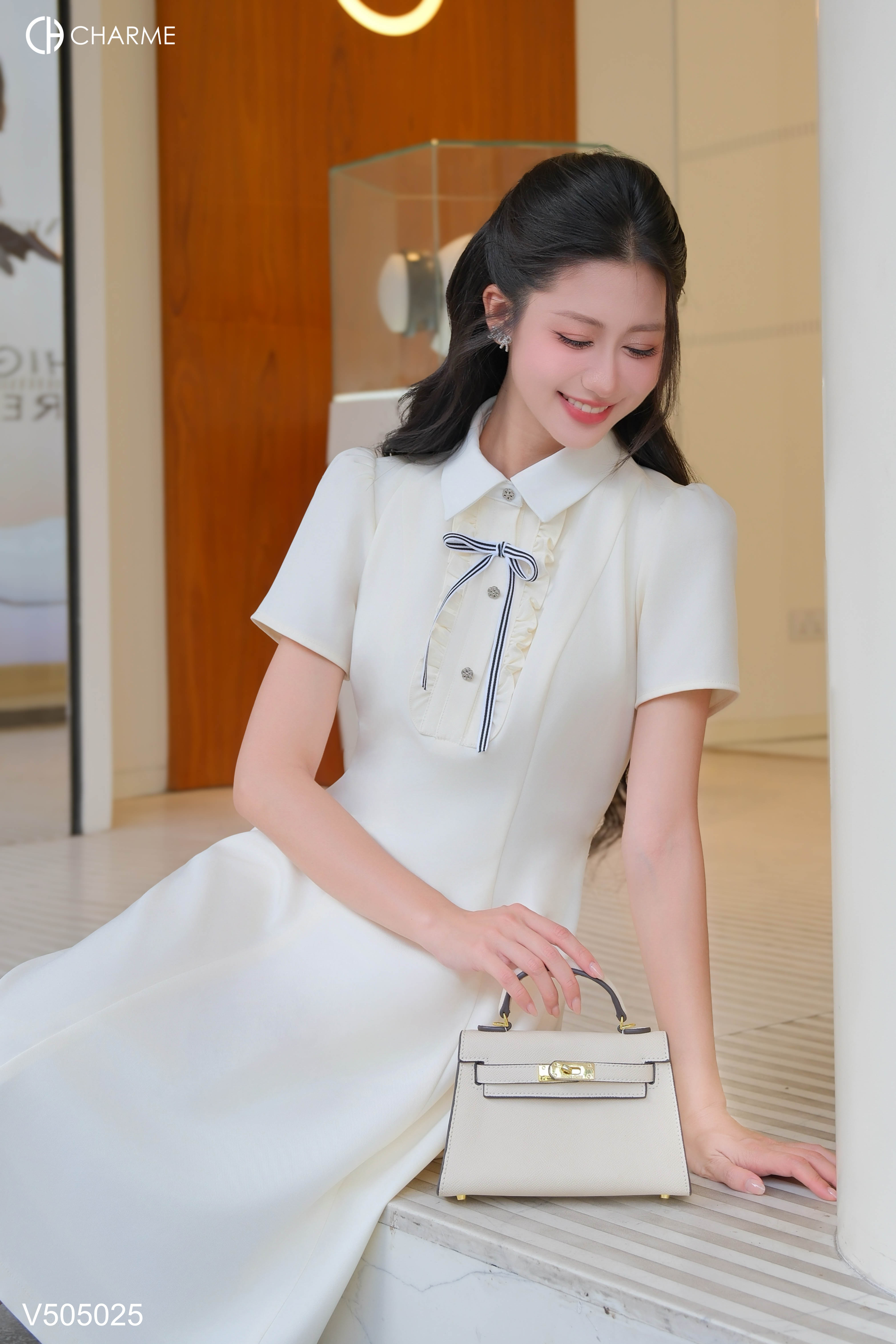 Váy ngắn tay ngực bèo_thumbnail_2