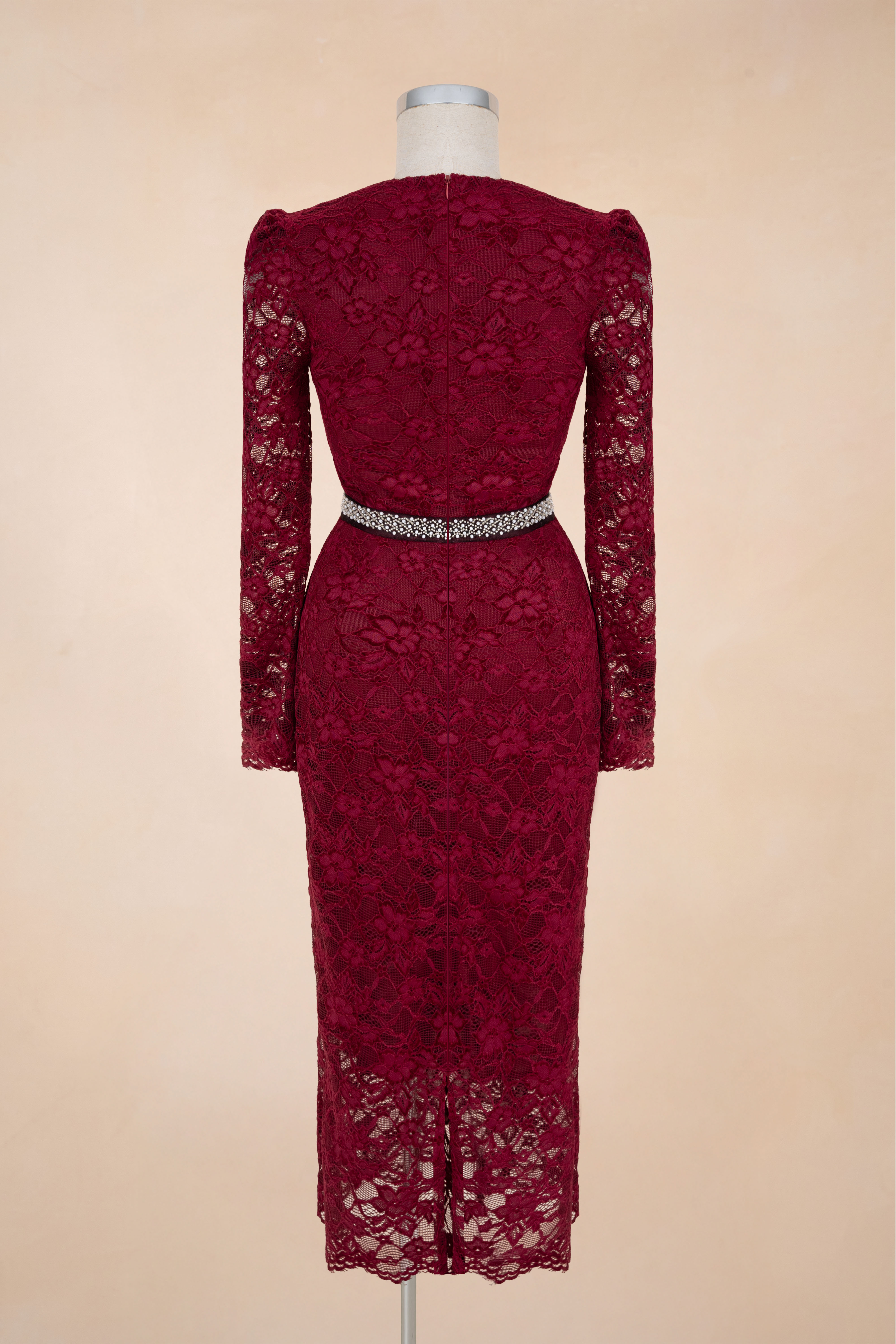 Đầm Bút Chì Ren Đai Cườm Cổ V