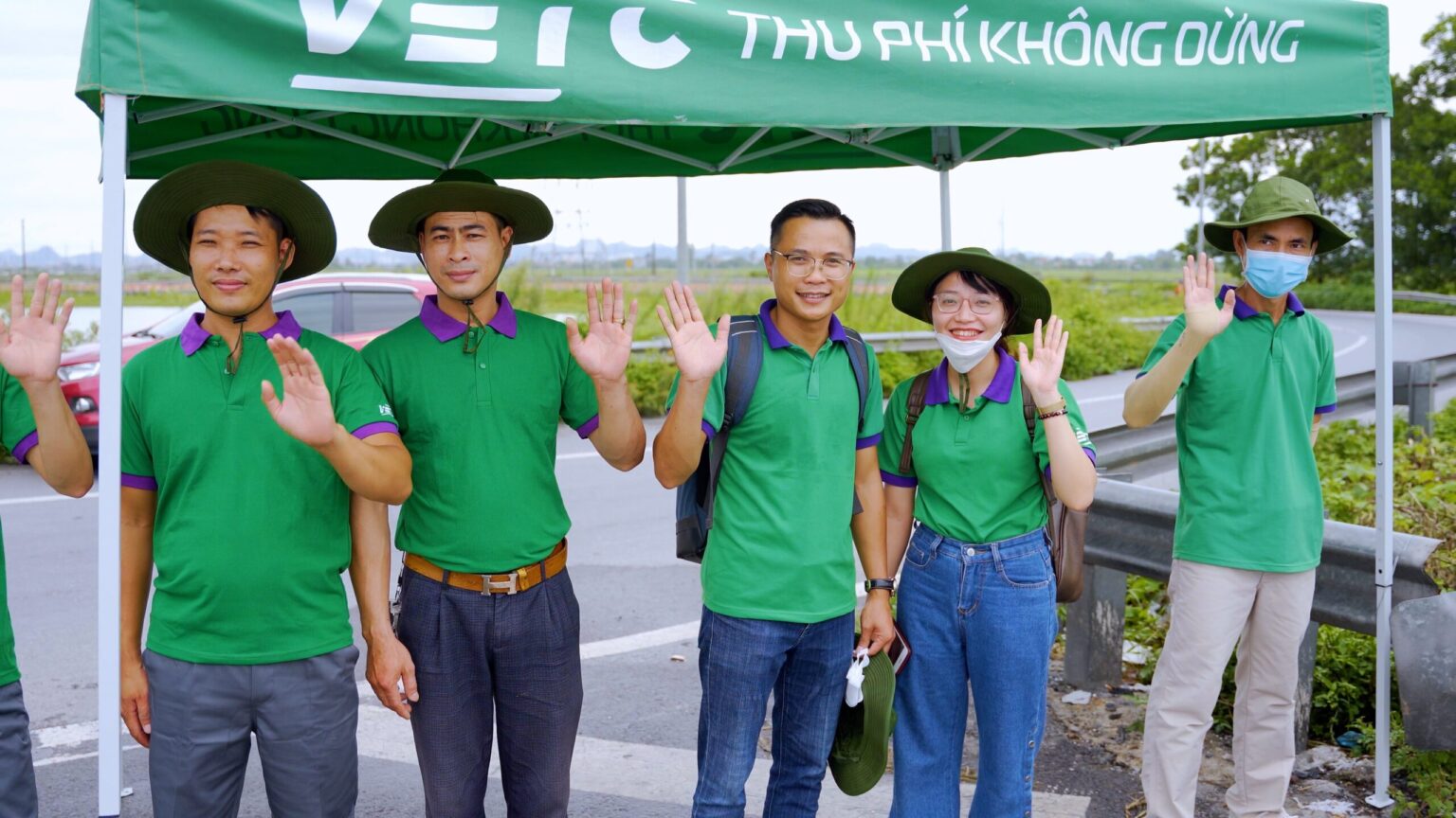 Đội kỹ thuật VETC hỗ trợ 24/7: Xử lý sự cố thẻ và tài khoản nhanh chóng - VETC Kết nối