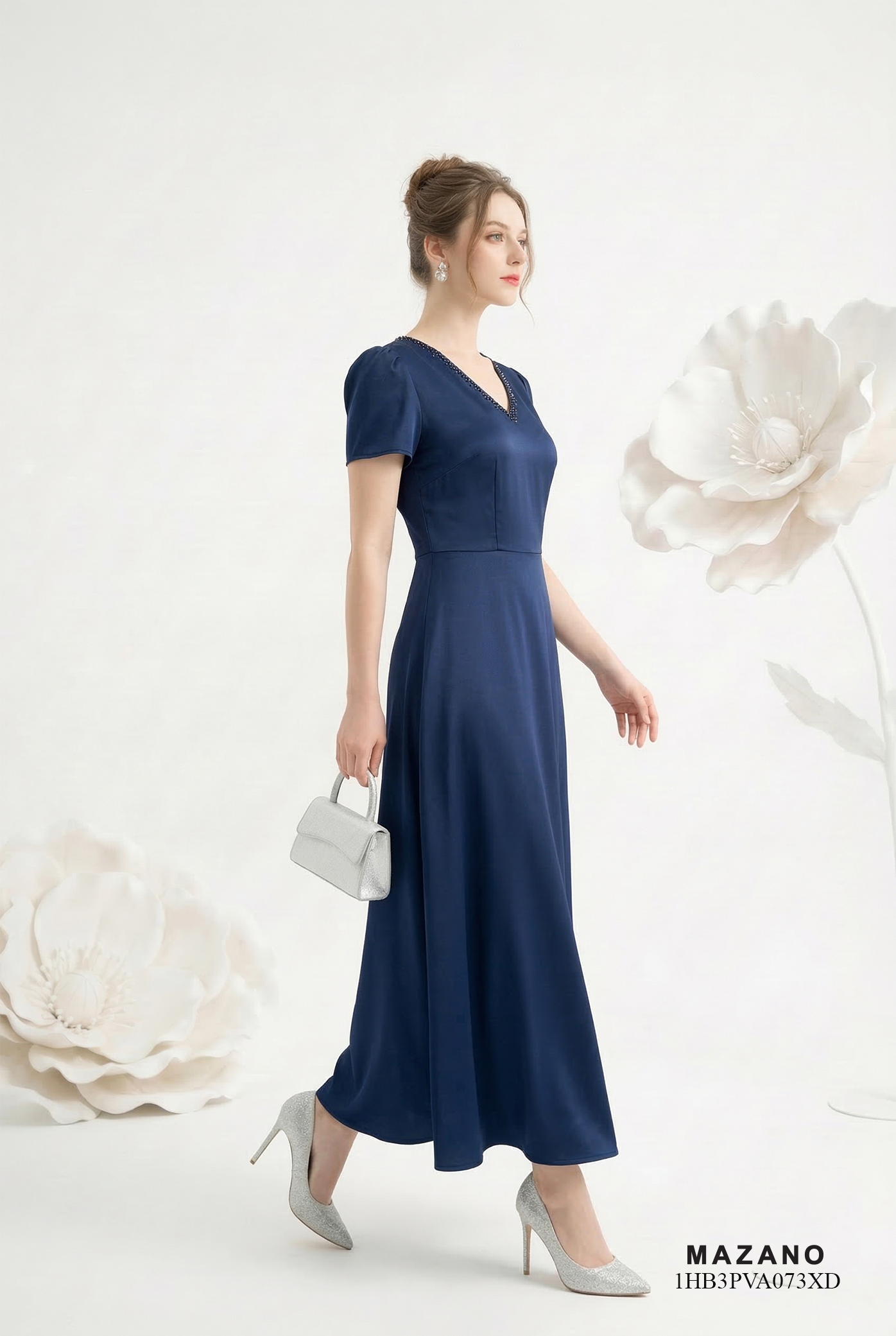Đầm vải lụa dày xanh tím than dáng ôm chân rủ cổ V đính đá trang trí tay ngắn thiết kế MAZANO