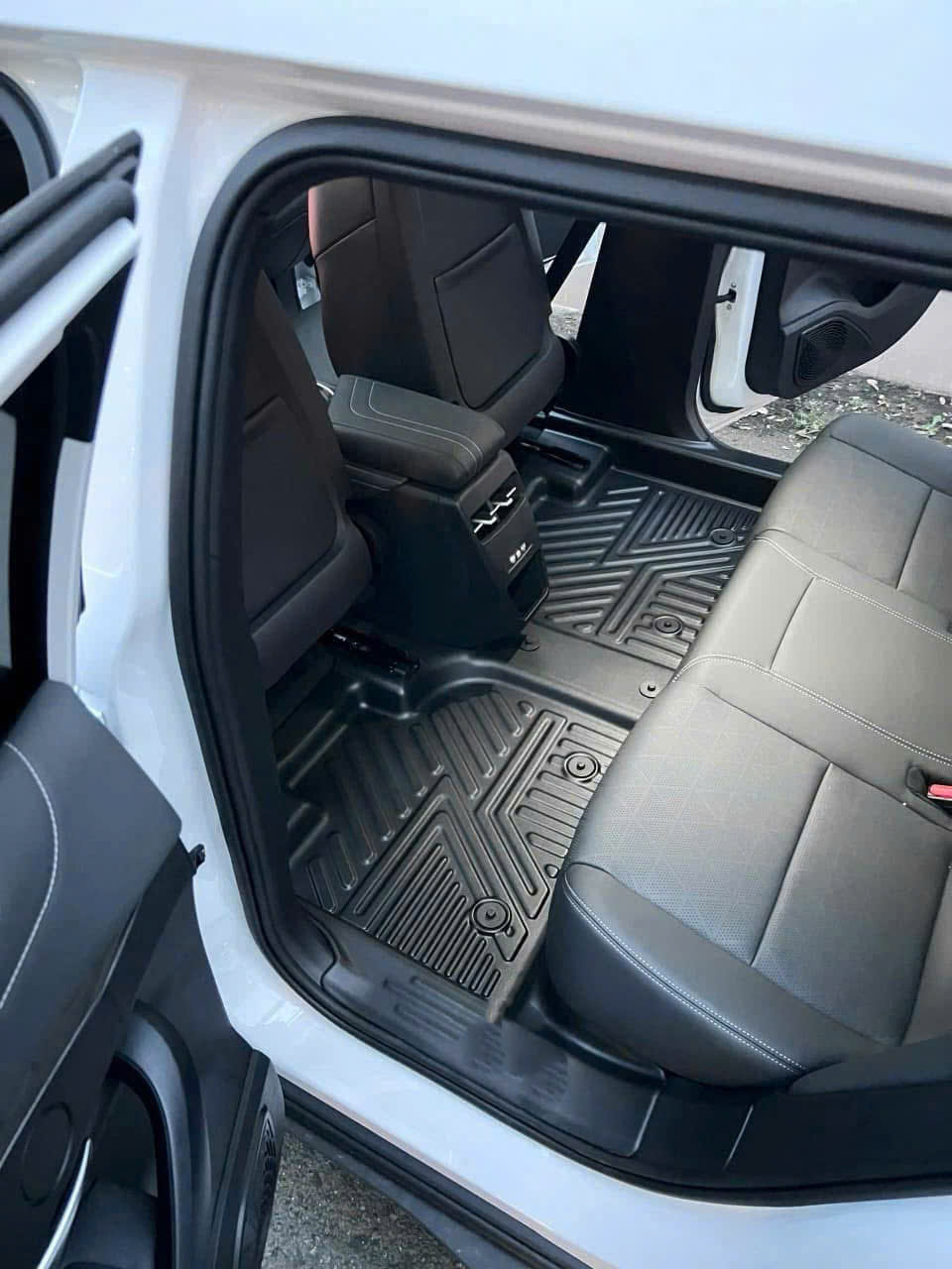 Thảm Lót Sàn Ô Tô Nhựa Đúc TPE Vinfast VF7_thumbnail_3