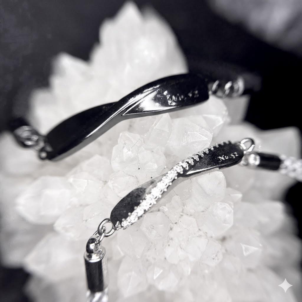 Vòng tay cặp charm đen trắng_thumbnail_2