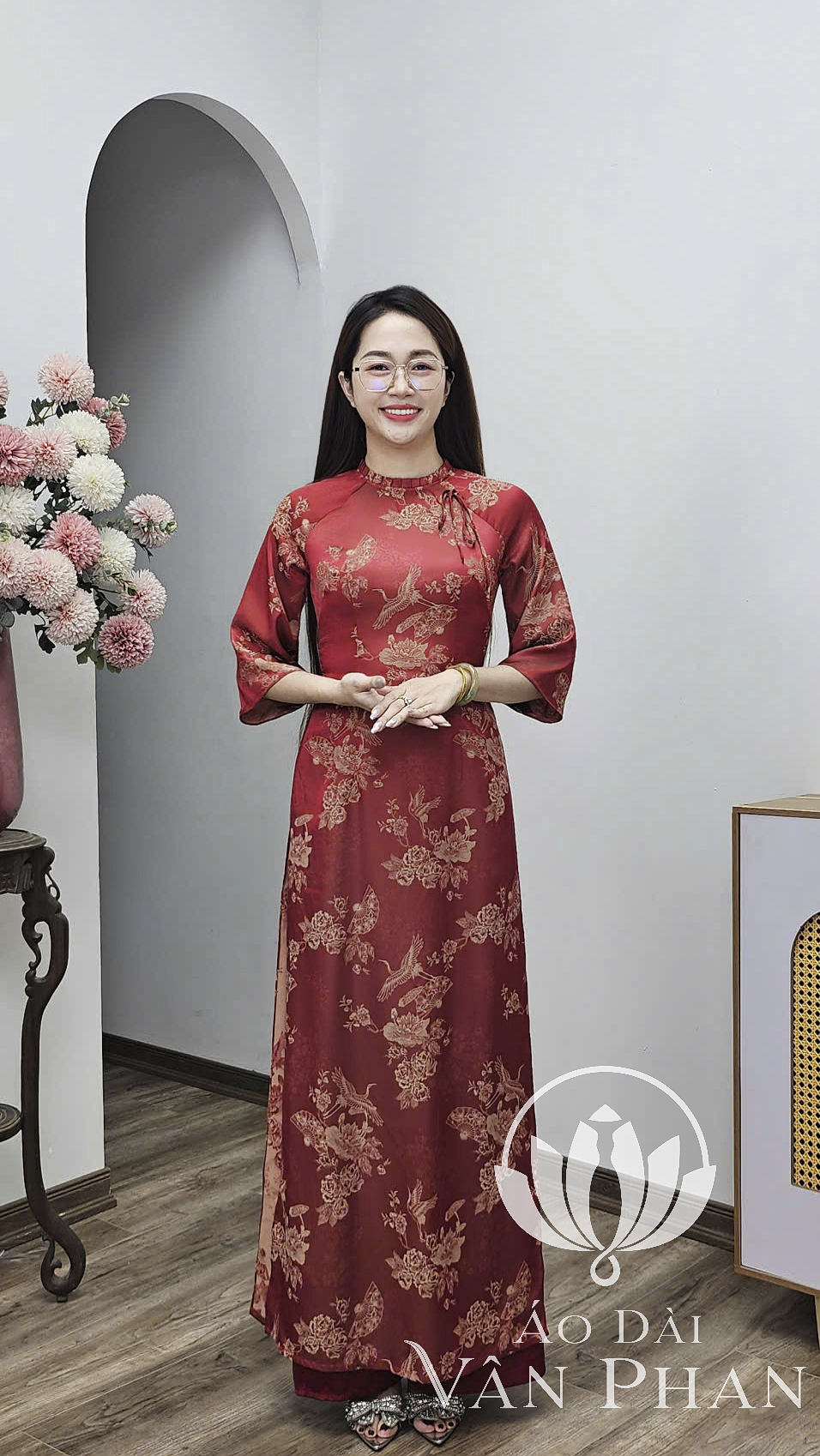 A3068 áo dài cổ xếp li tay loe gấm chim hạc đỏ đô