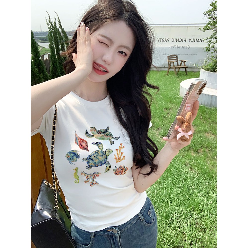 Áo thun baby tee mùa hè form ôm xinh xắn ABD1088 Miucho tay ngắn Cổ tròn hotrend in graphic_thumbnail_4