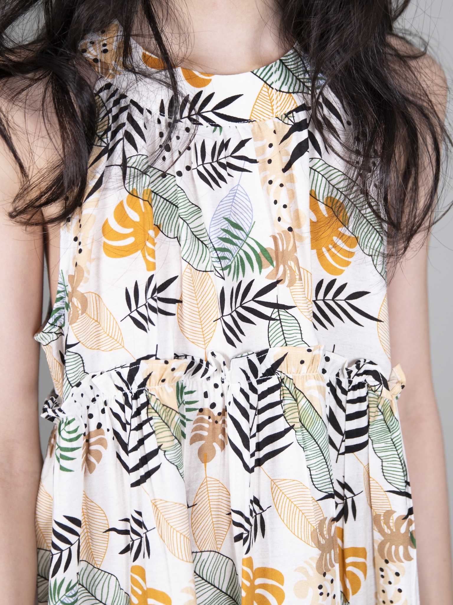 Váy cổ kiềng họa tiết hình lá_thumbnail_4