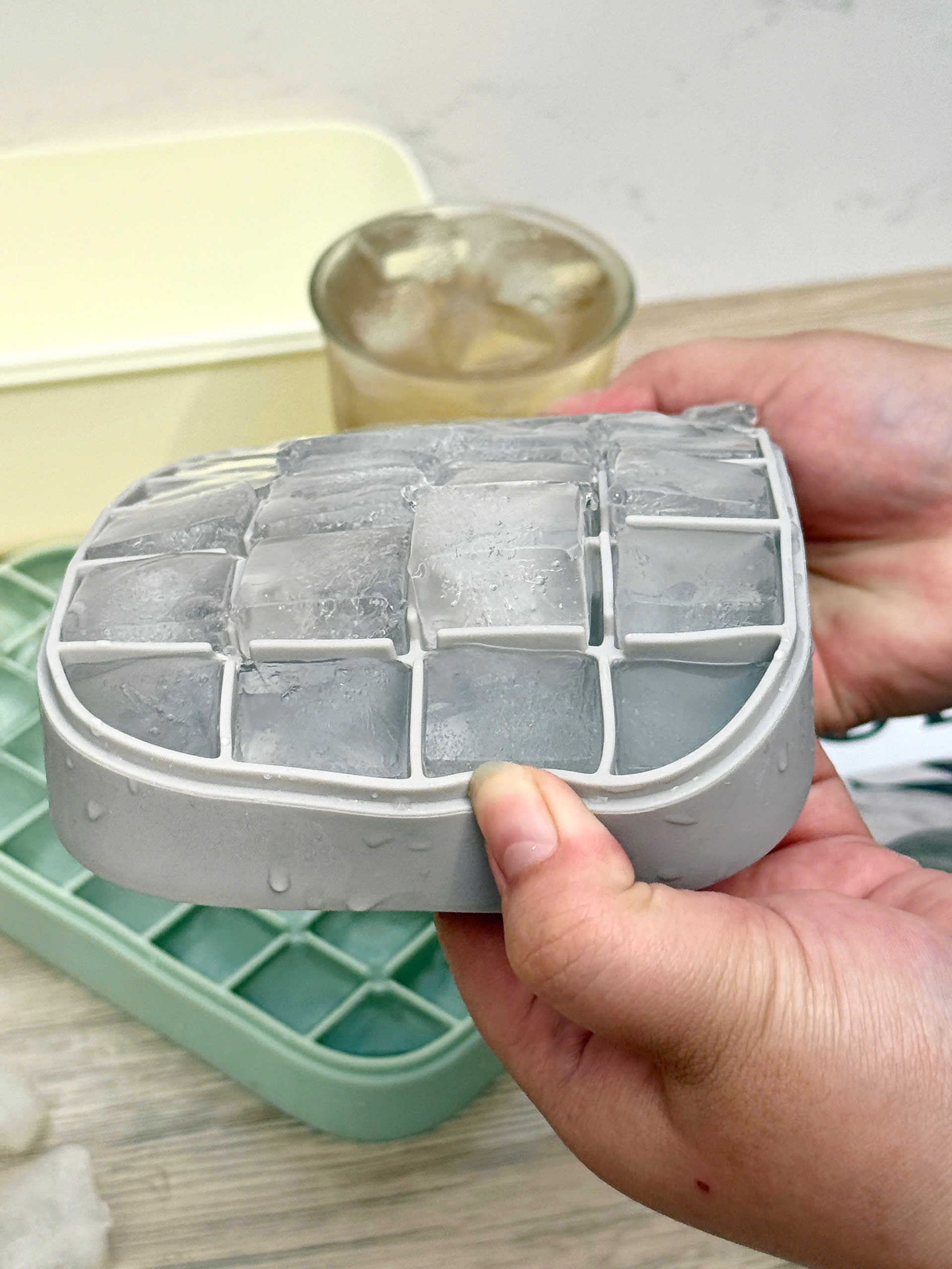 Hộp 2 Khay Đá Silicon Có Nắp Đậy & Khay Trữ Đá Mirai_thumbnail_9