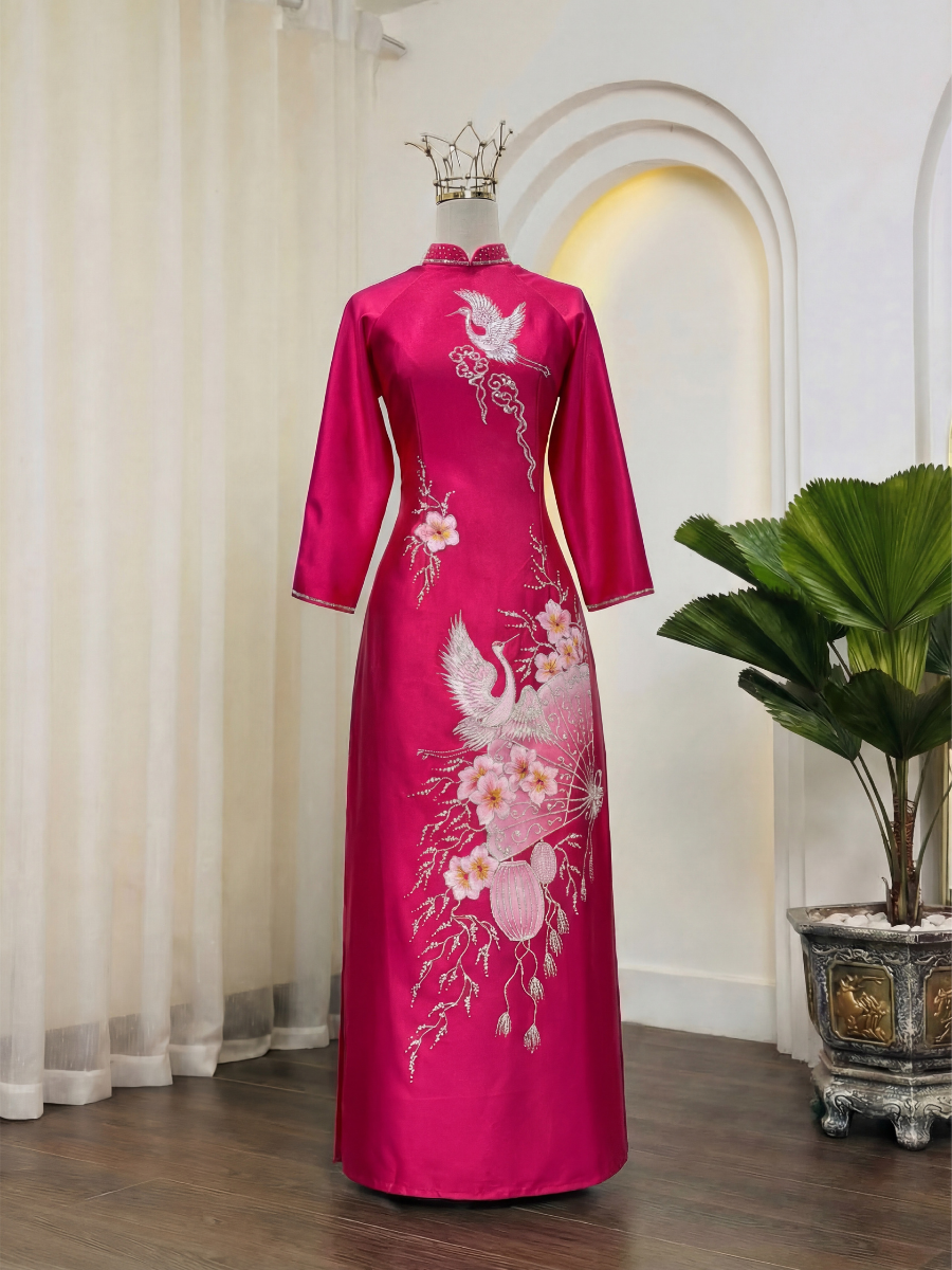 Áo Dài Bà Sui Màu Hồng Vẽ Quạt Hoa Sen Hạc