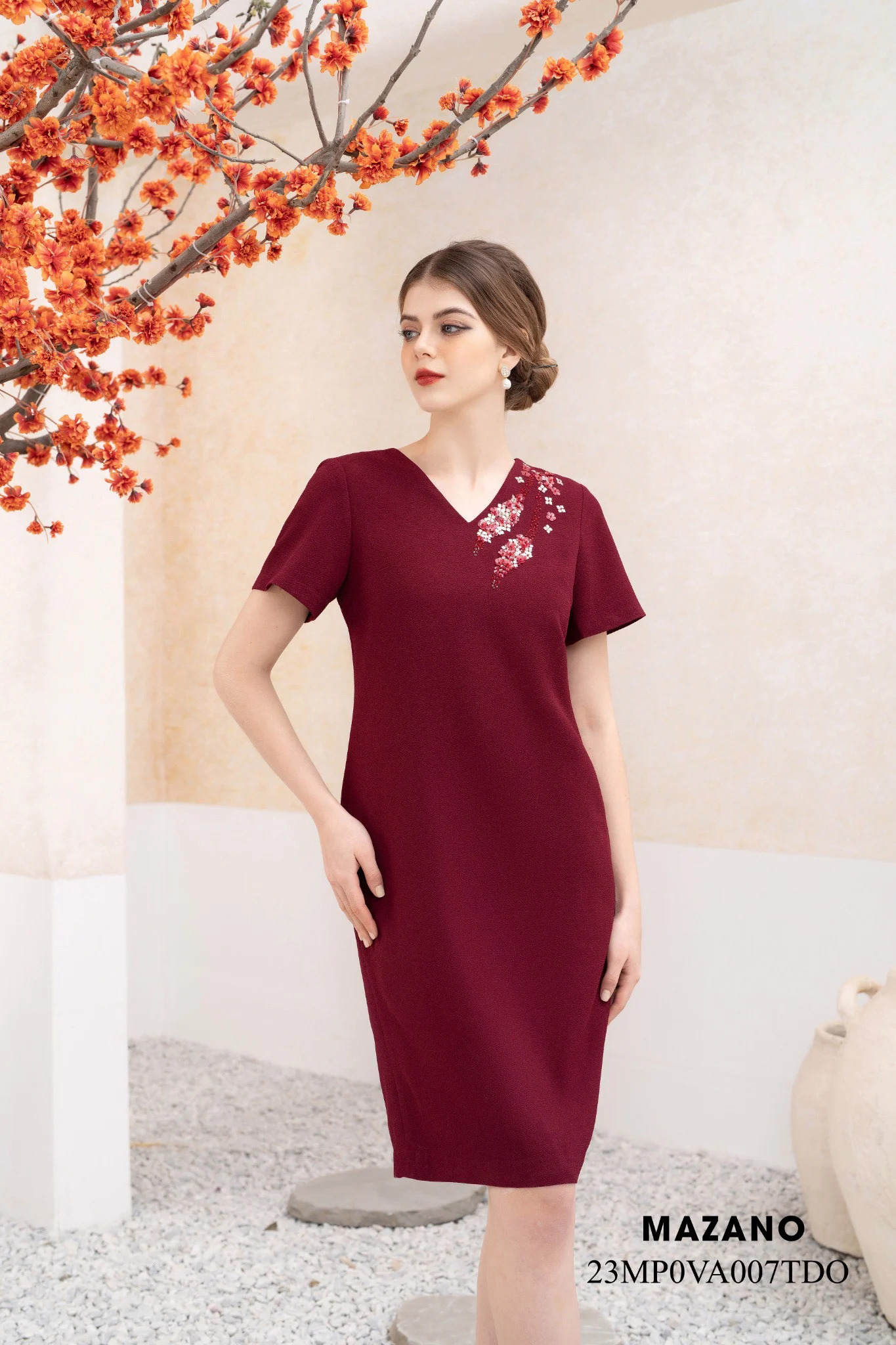 Đầm suông cổ V đính trang trí_thumbnail_0