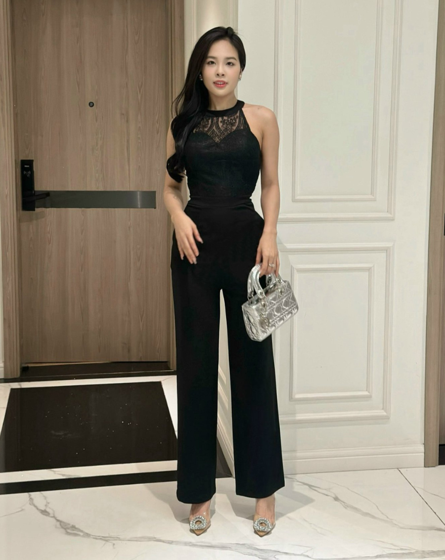 Jumpsuit dài cổ yếm phối ren cá tính_thumbnail_3