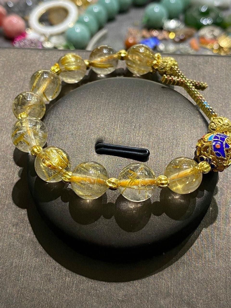 Tràng hạt đá tóc vàng H8