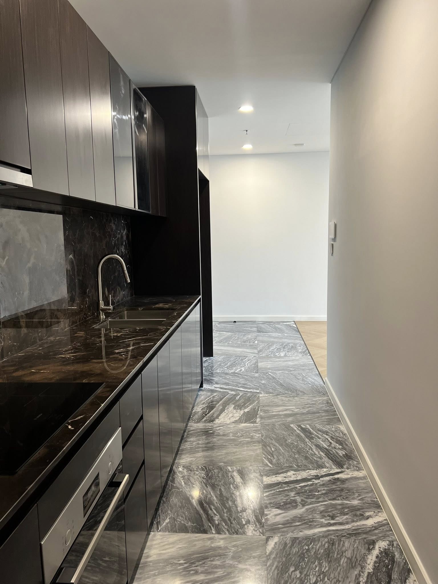 CHO THUÊ CĂN HỘ 2 PHÒNG NGỦ, MIỄN PHÍ QUẢN LÝ, CĂN GÓC_thumbnail_1