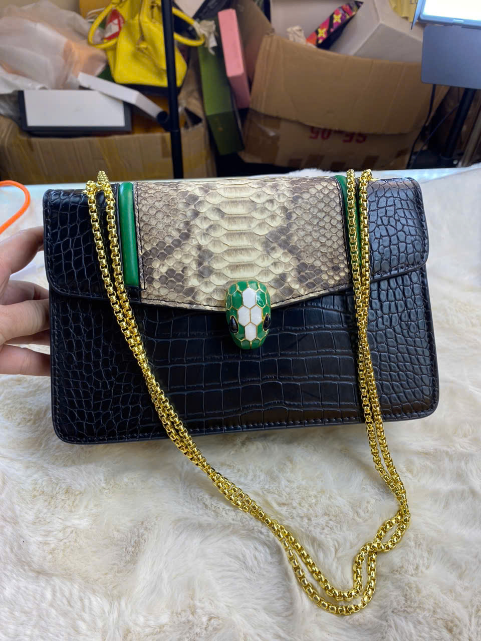 túi  xách đầu rắn kiểu dáng đeo