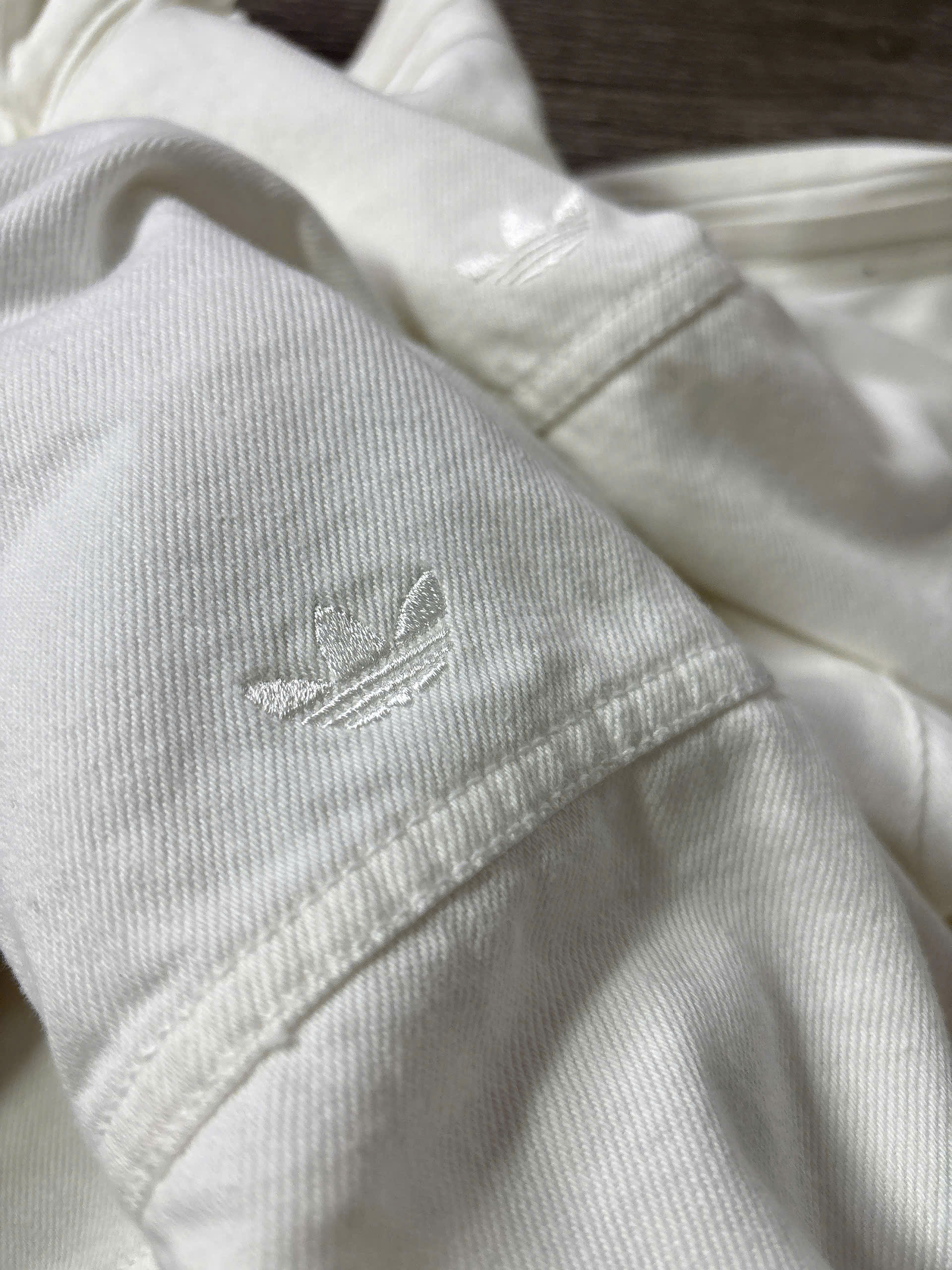 A852 ÁO KHOÁC JEAN TRẮNG_thumbnail_1