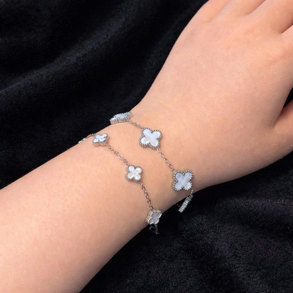 vòng tay van cleef trắng lớn viền bi bạc_thumbnail_2