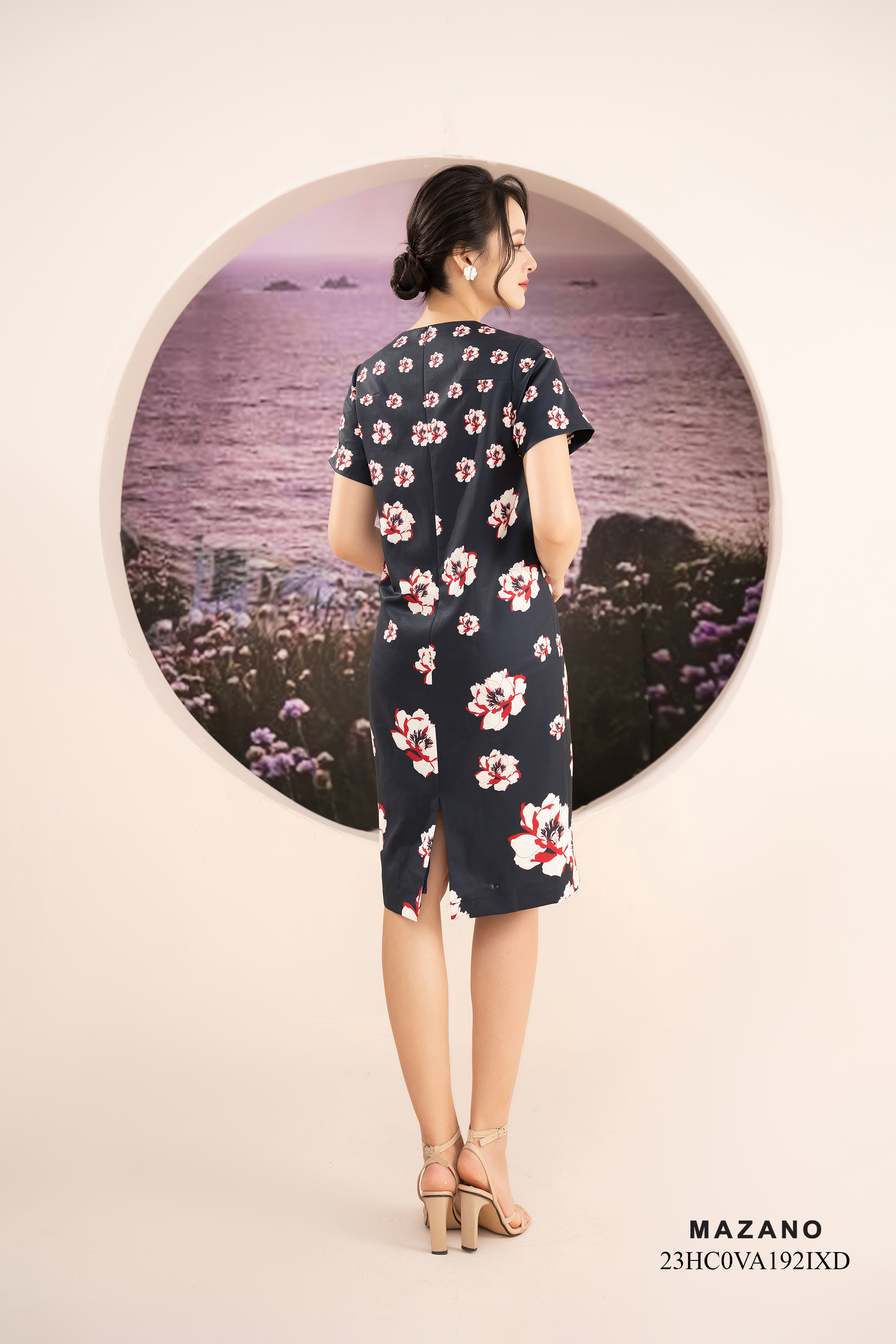 Đầm suông đen dáng ôm in hoa_thumbnail_3