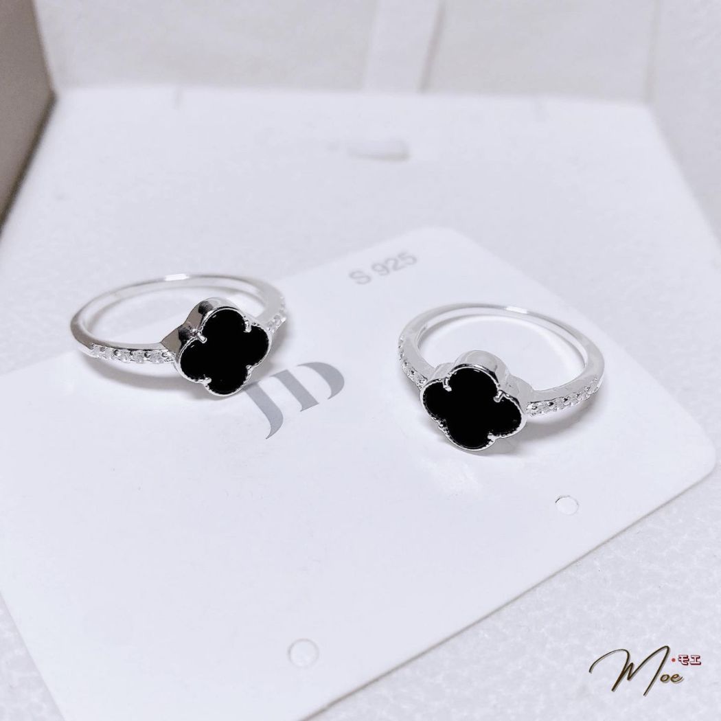 N155 - Nhẫn cỏ 4 lá đen viền đá_thumbnail_1