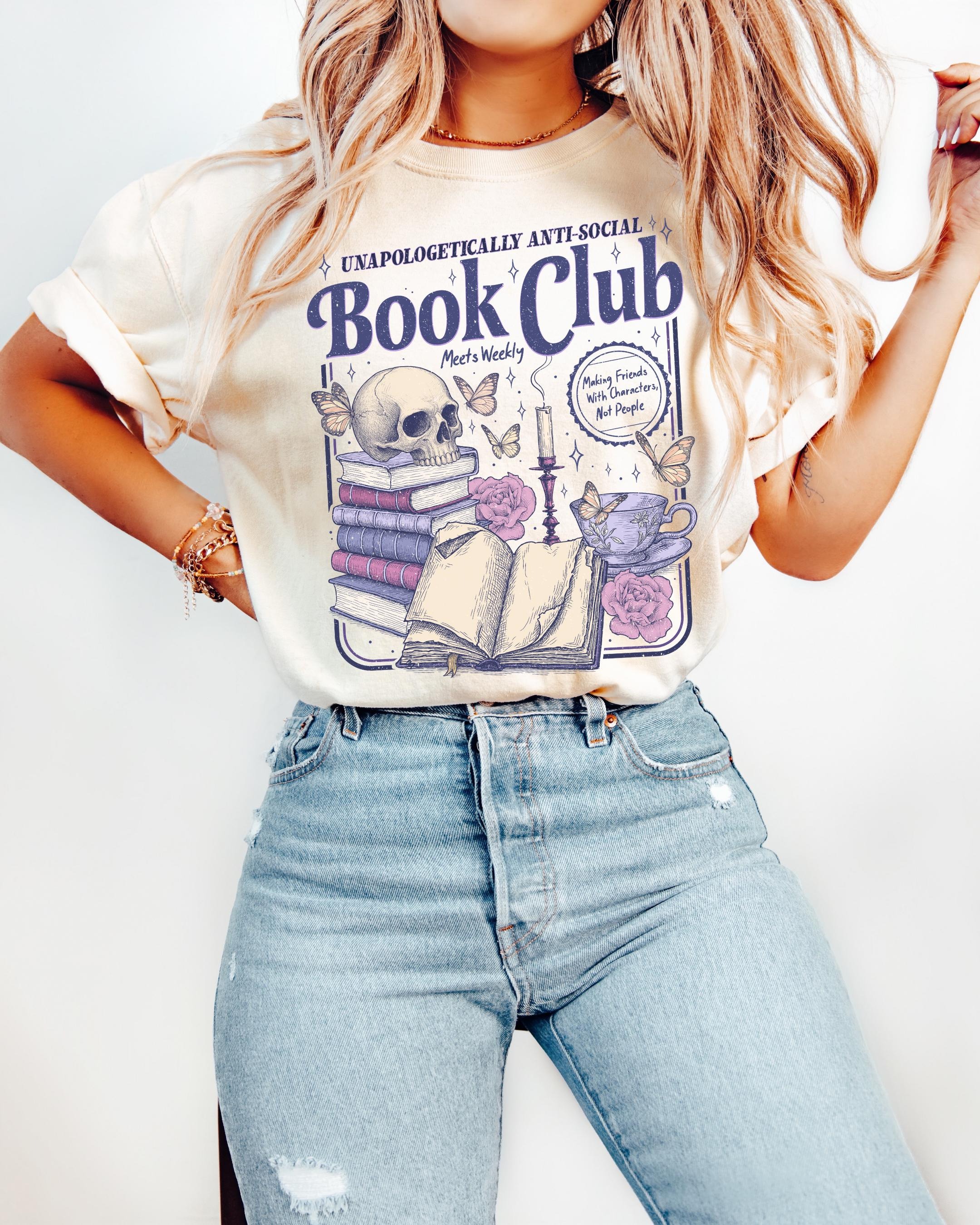 Cozy Book-Themed Comfort Tee_thumbnail_6