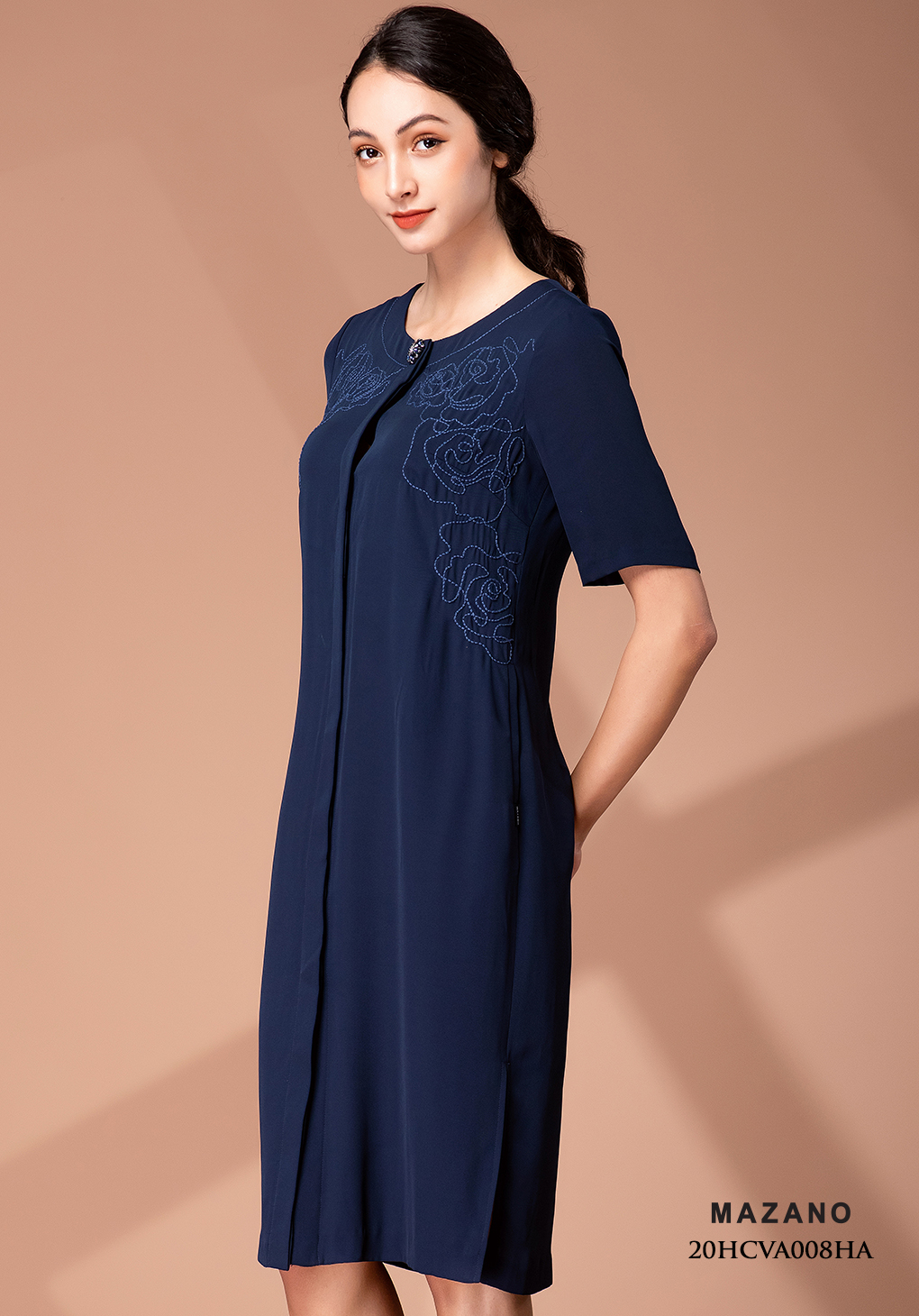 Đầm xanh than cổ tròn thêu hoa_thumbnail_2