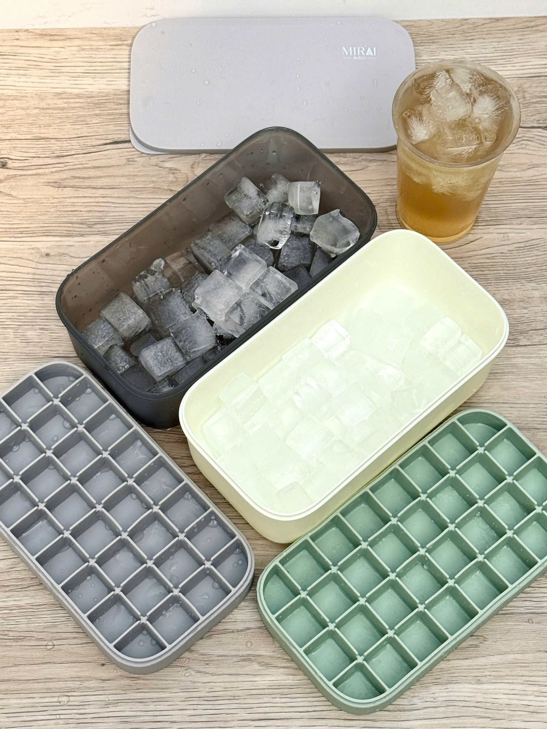 Hộp 2 Khay Đá Silicon Có Nắp Đậy & Khay Trữ Đá Mirai