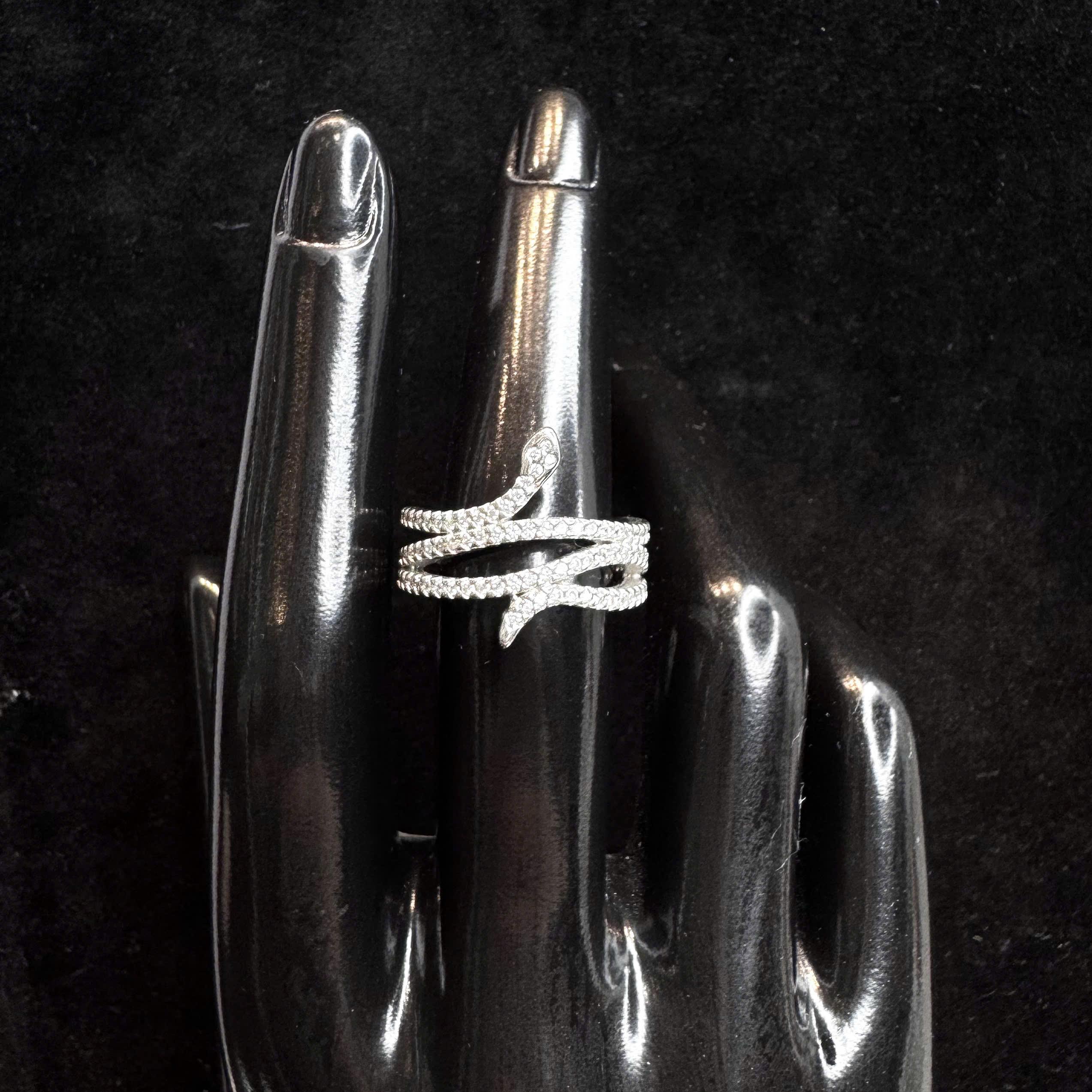 Nhẫn bạc rắn kim cương size 7 nhiều vòng._thumbnail_3