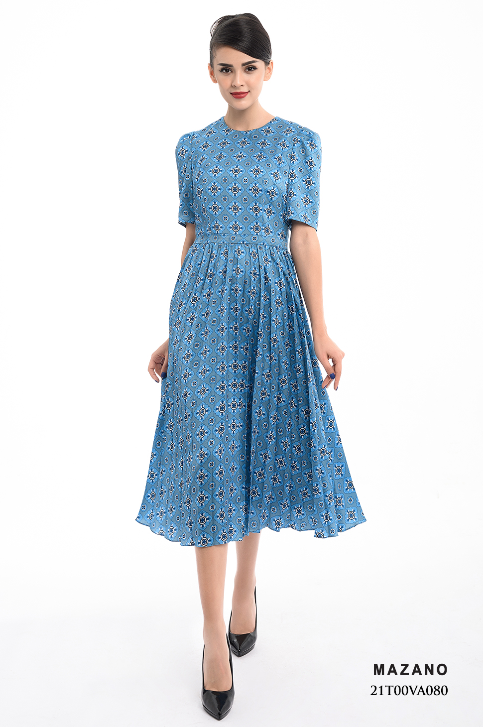 Đầm xanh họa tiết xếp ly