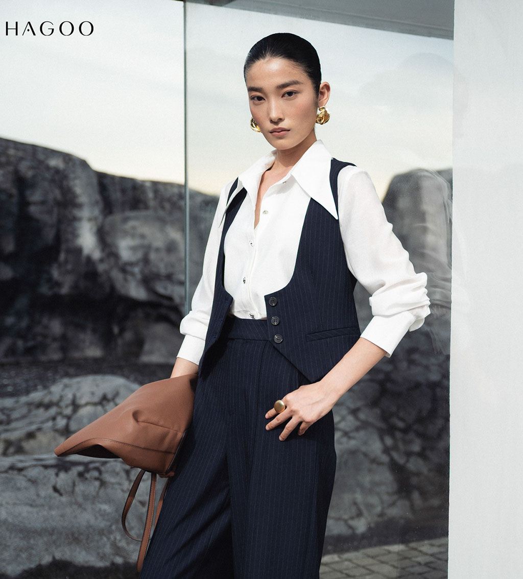 Áo gile kẻ sọc cổ U sâu HAGOO