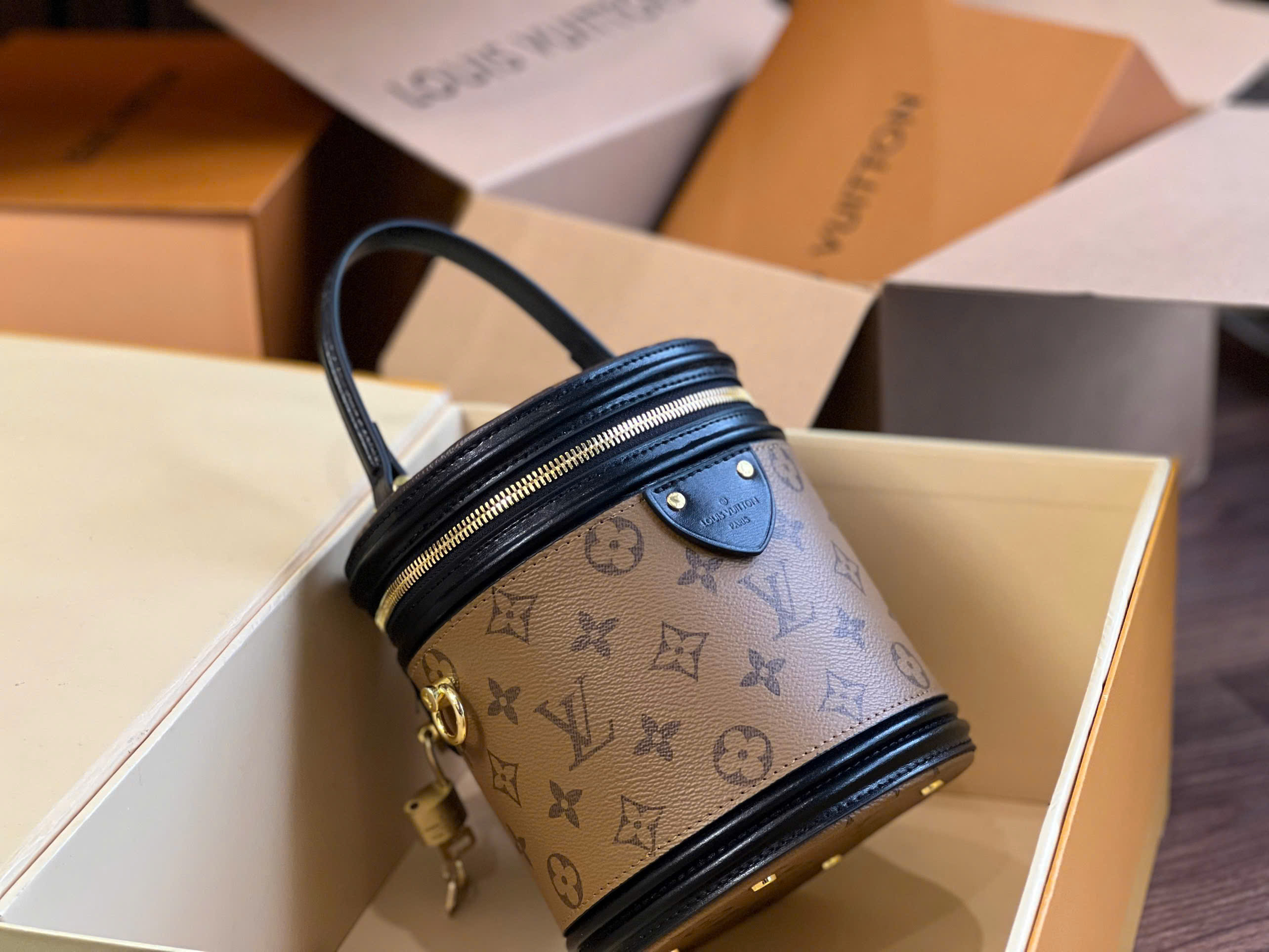 TÚI HIỆU LVvanity super _thumbnail_2