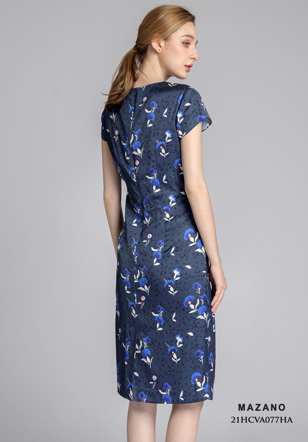 Váy lụa xanh họa tiết giúm eo_thumbnail_3