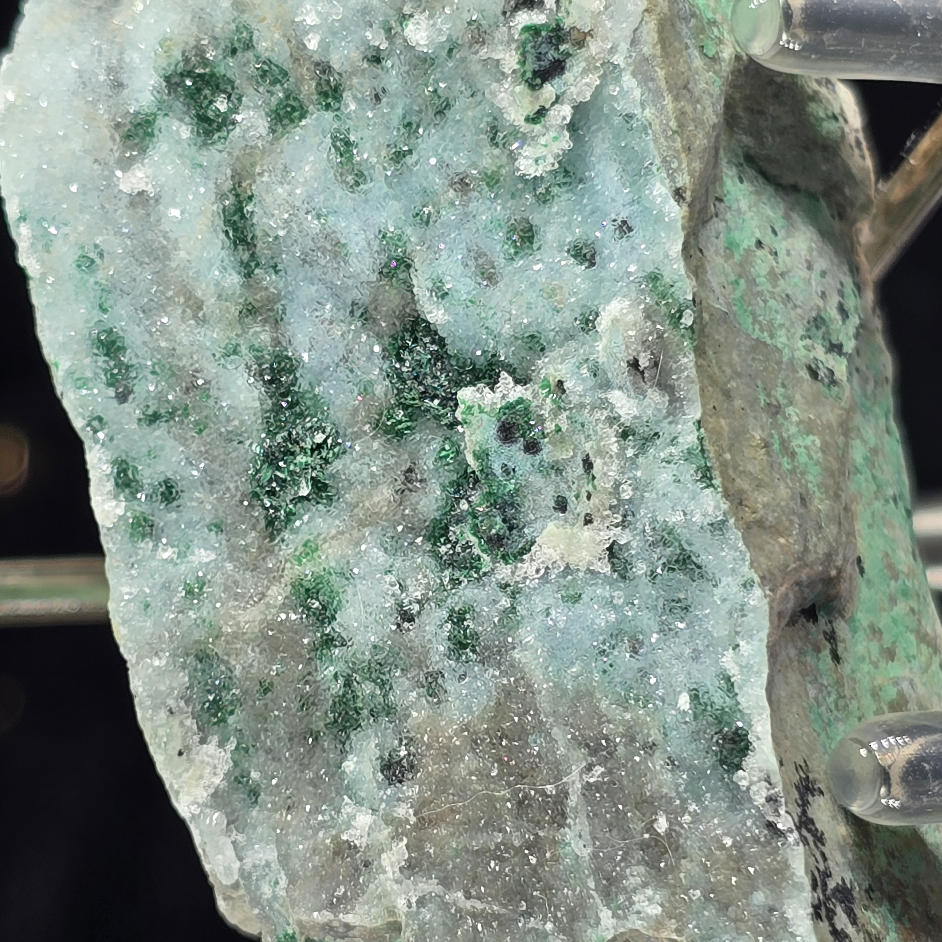 Tinh Thể Chrysocolla Cộng Sinh Thạch Anh (Sugar Chrysocolla) Và Dendritic Nhánh Cây