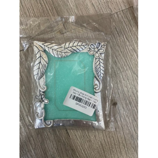 Khung chụp ảnh nail -trưng bày mẫu móng đẹp - màu xanh