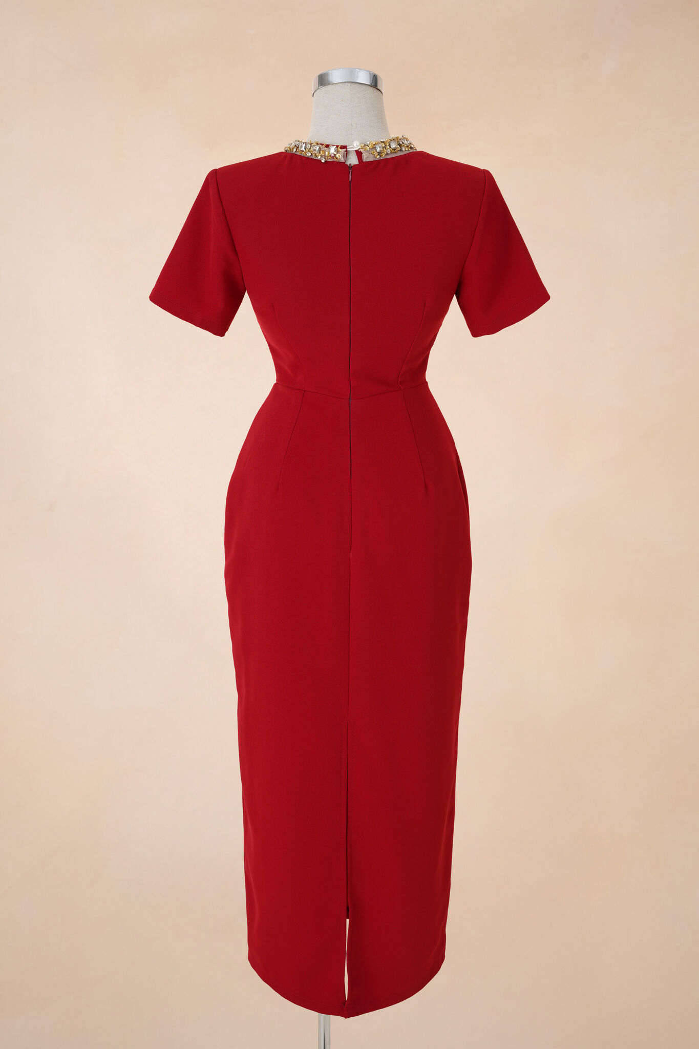 Đầm Bút Chì Trơn Cổ Đá