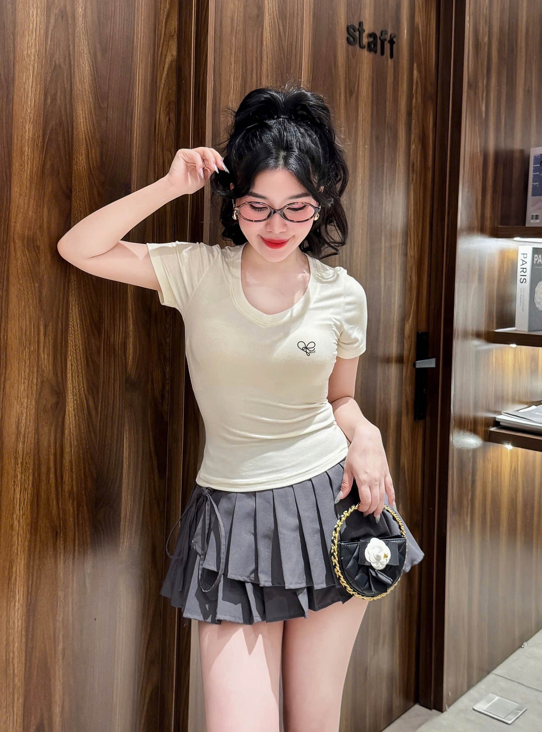 Áo thun nữ cổ tim ôm body Beezy 2489 form ôm 100% Visco dễ phối đồ thoáng mát thấm hút mồ hôi size S M L_thumbnail_5