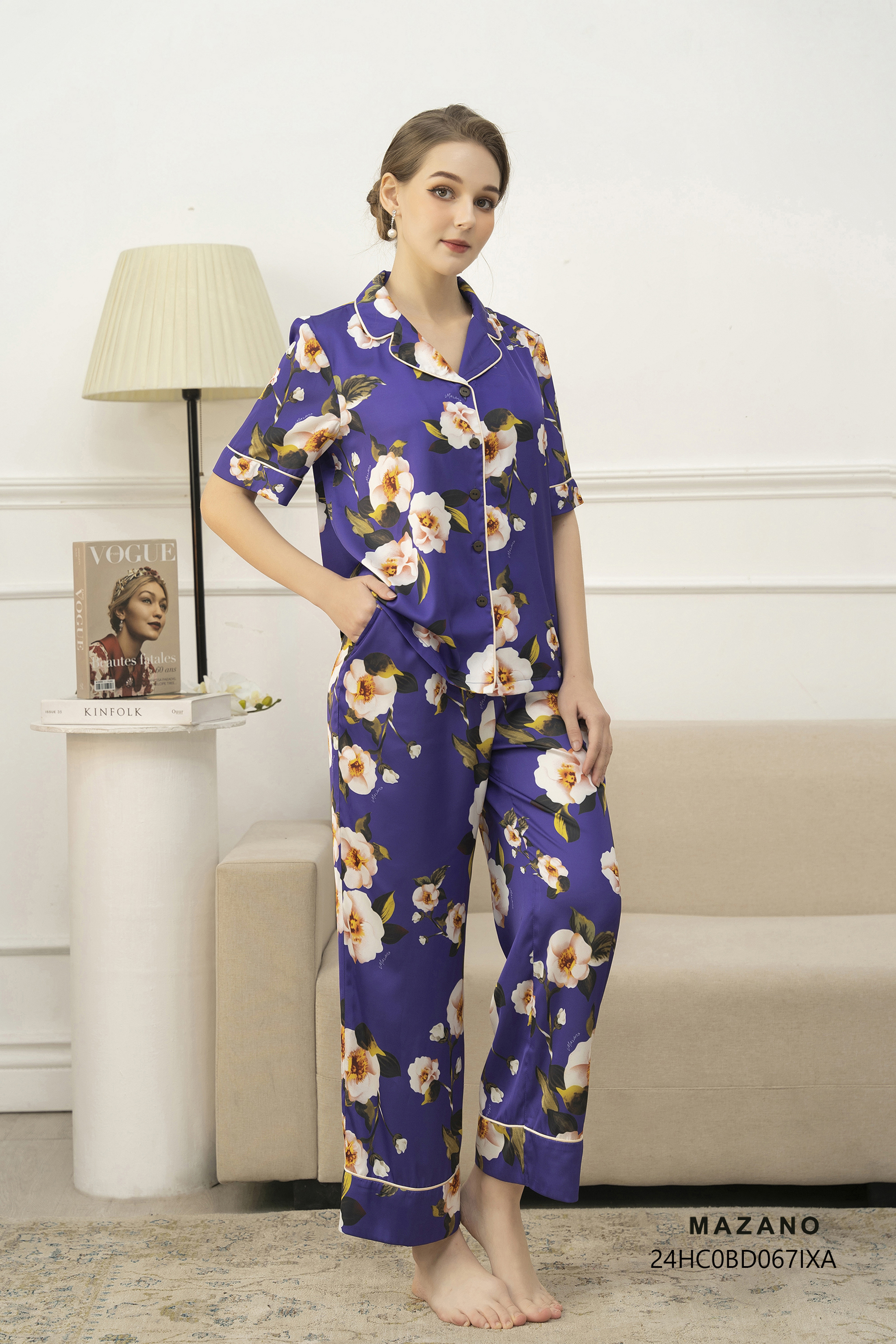 Bộ mặc nhà Vải lụa mỏng Họaọa tiết hoa trà cách điệu Cổ bẻ ve tay ngắn Dài quần tới mắt cá chân