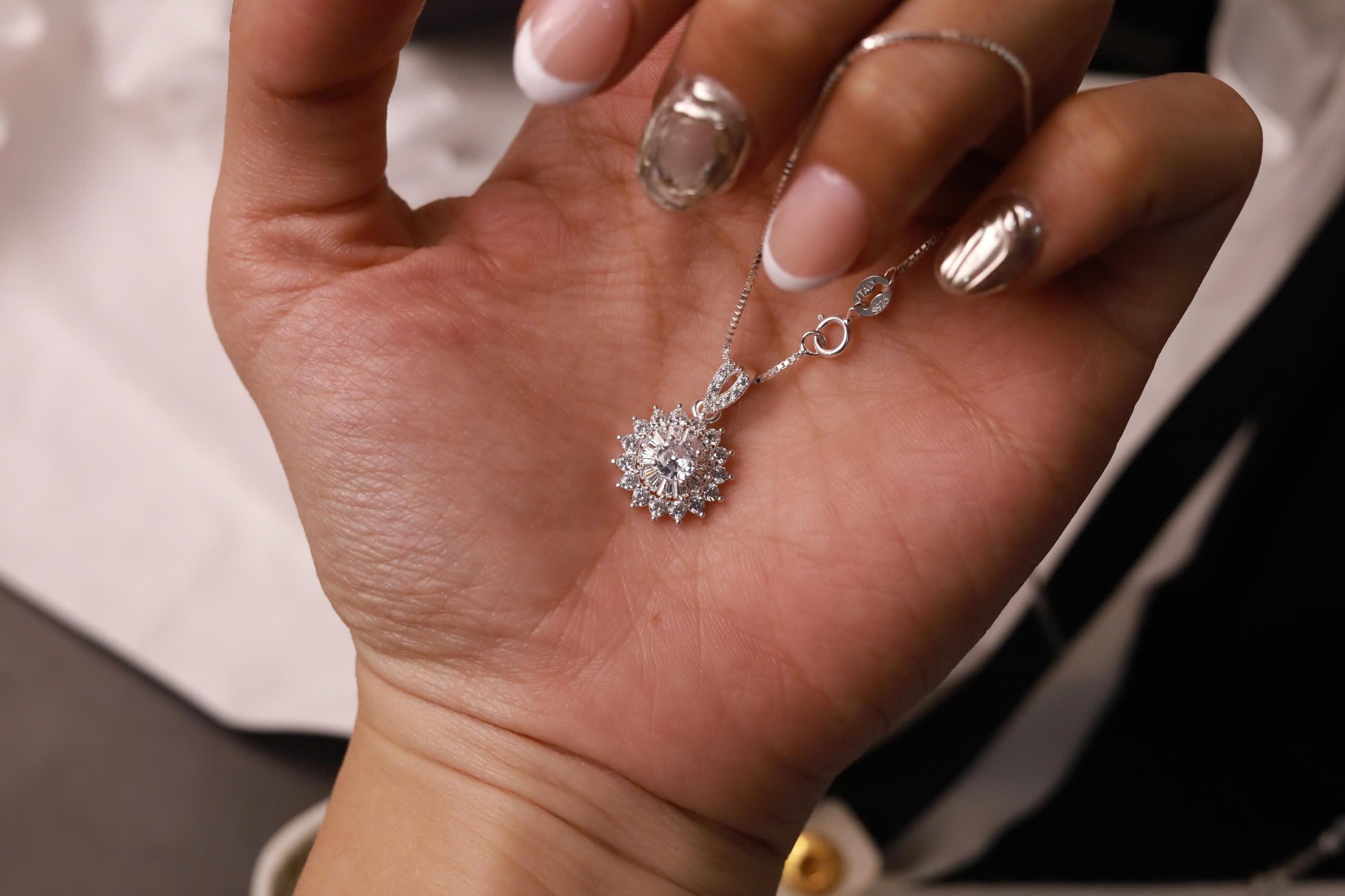 Vòng cổ bạc hoa tròn dây xù mì xi bạch kim