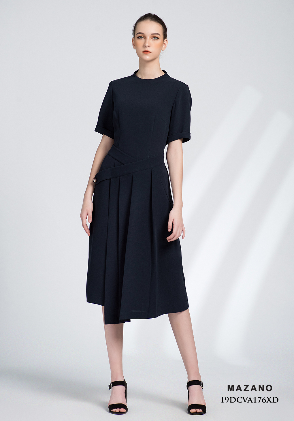 Đầm xanh thân ôm vạt xếp ly_thumbnail_3