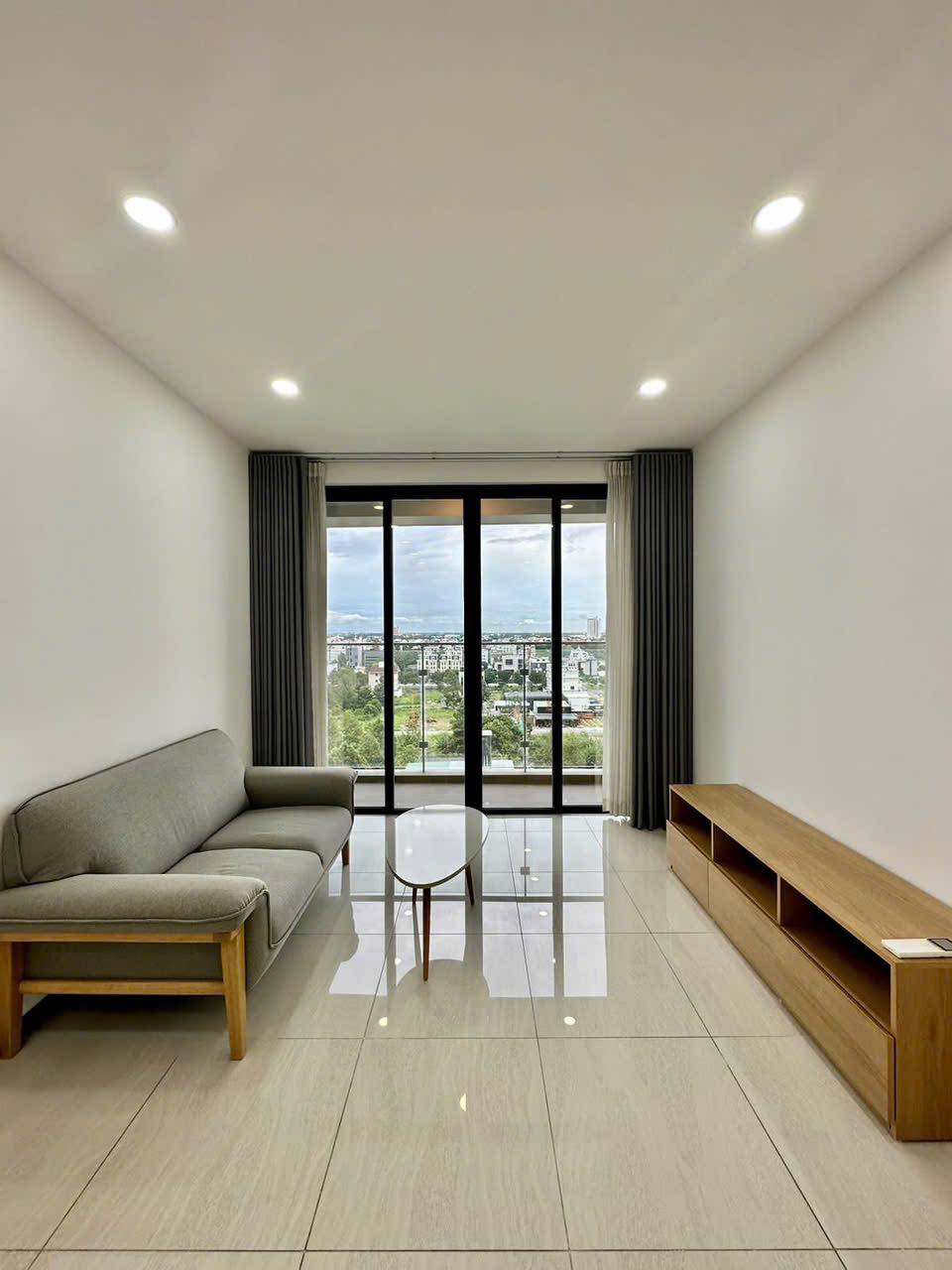 Bán căn hộ 2PN view sông, lầu cao, full nội thất