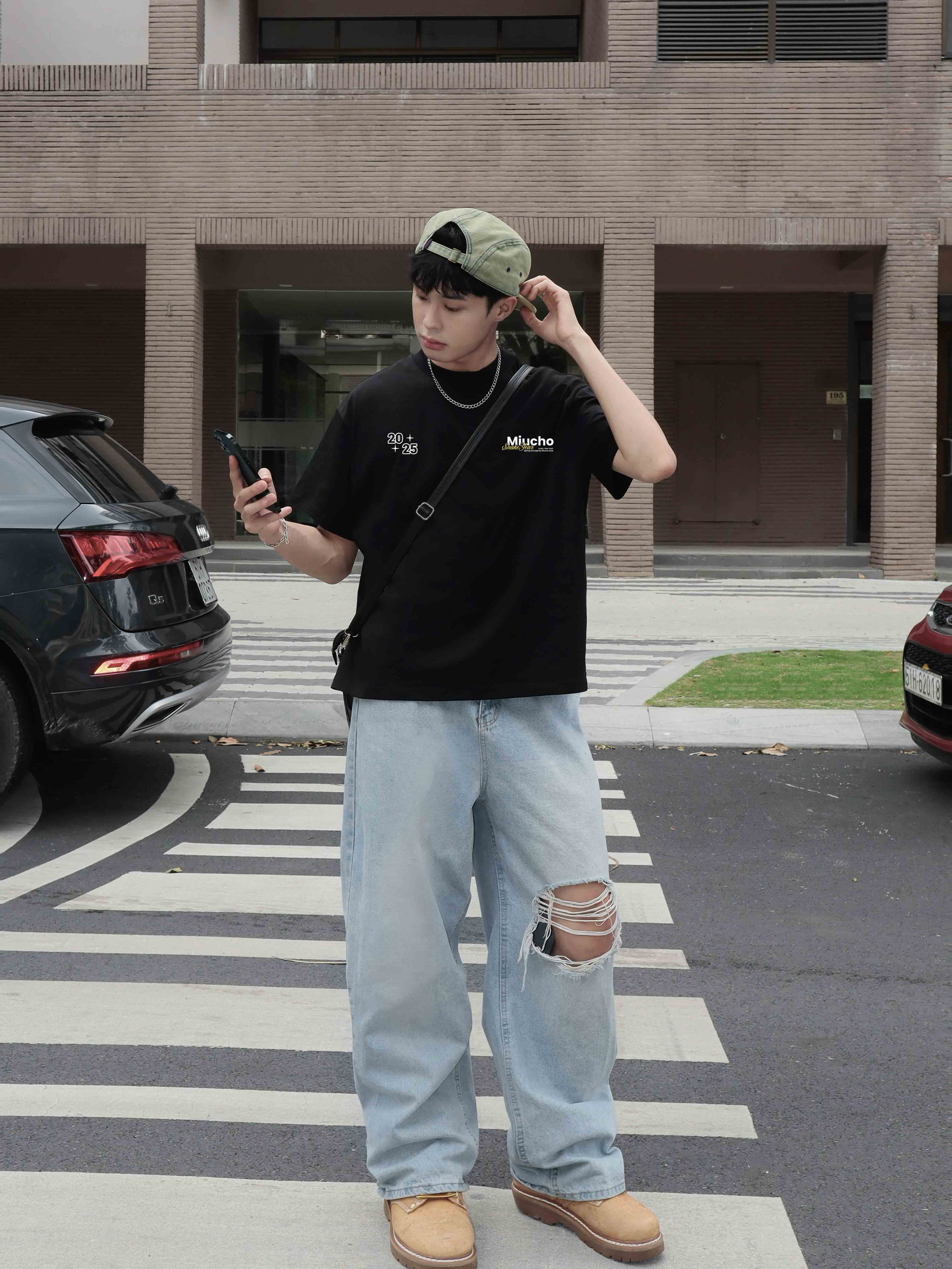 Áo phông tết form boxy local brand cổ tròn chất vải cotton 2c 250gsm 1821 Miucho Club in typography_thumbnail_3