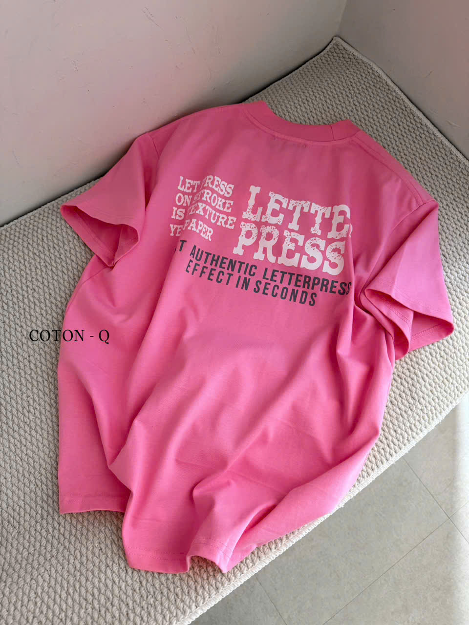 Áo thun hồng in chữ trước sau_thumbnail_3