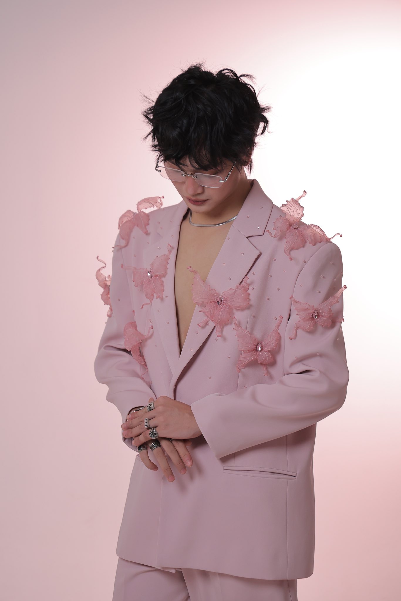 Vest Hồng Phấn Thêu Hoa Lập Thể – Kairos Bloom Suit