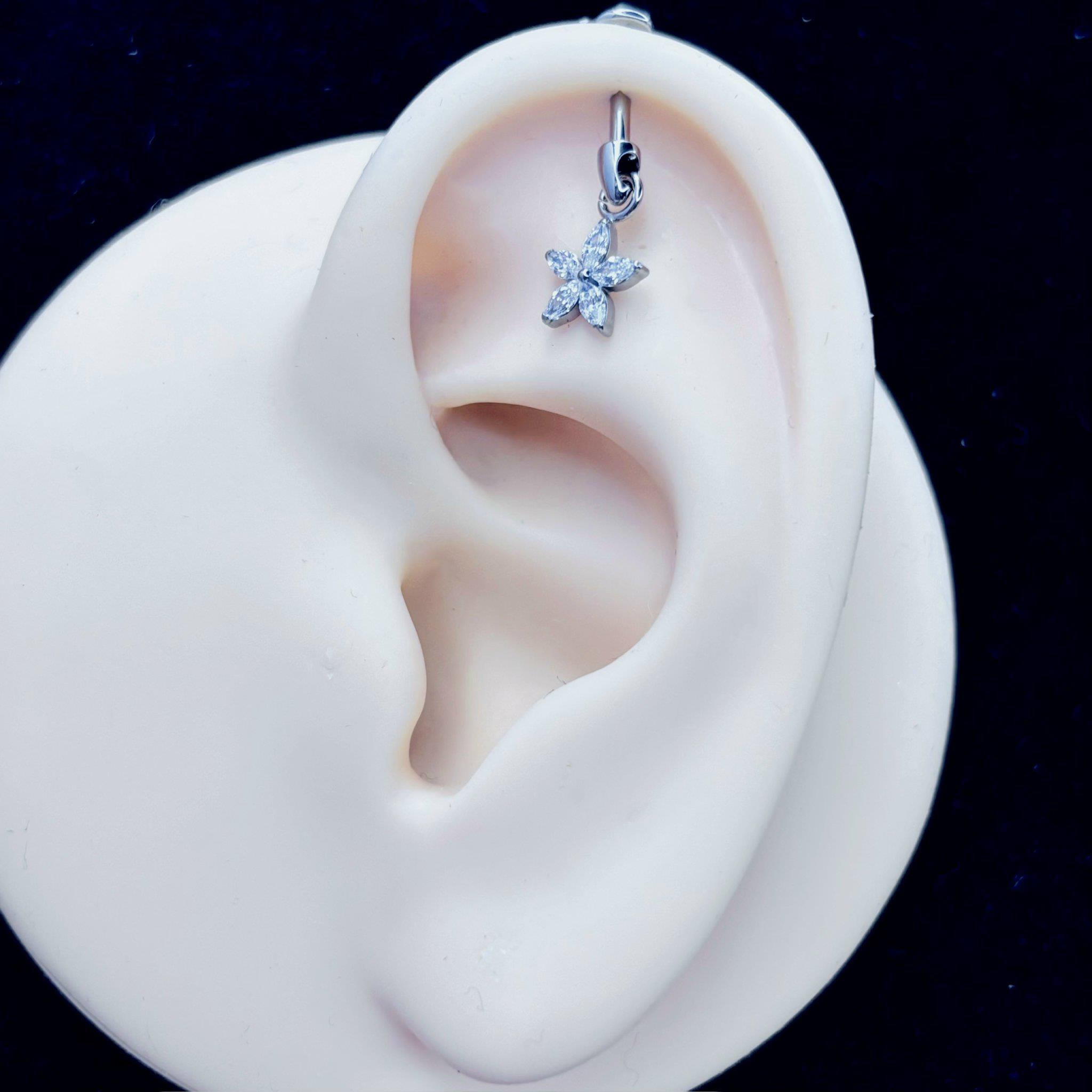 khuyên kiểu vertical titan hoa 5 cánh rơi_thumbnail_3