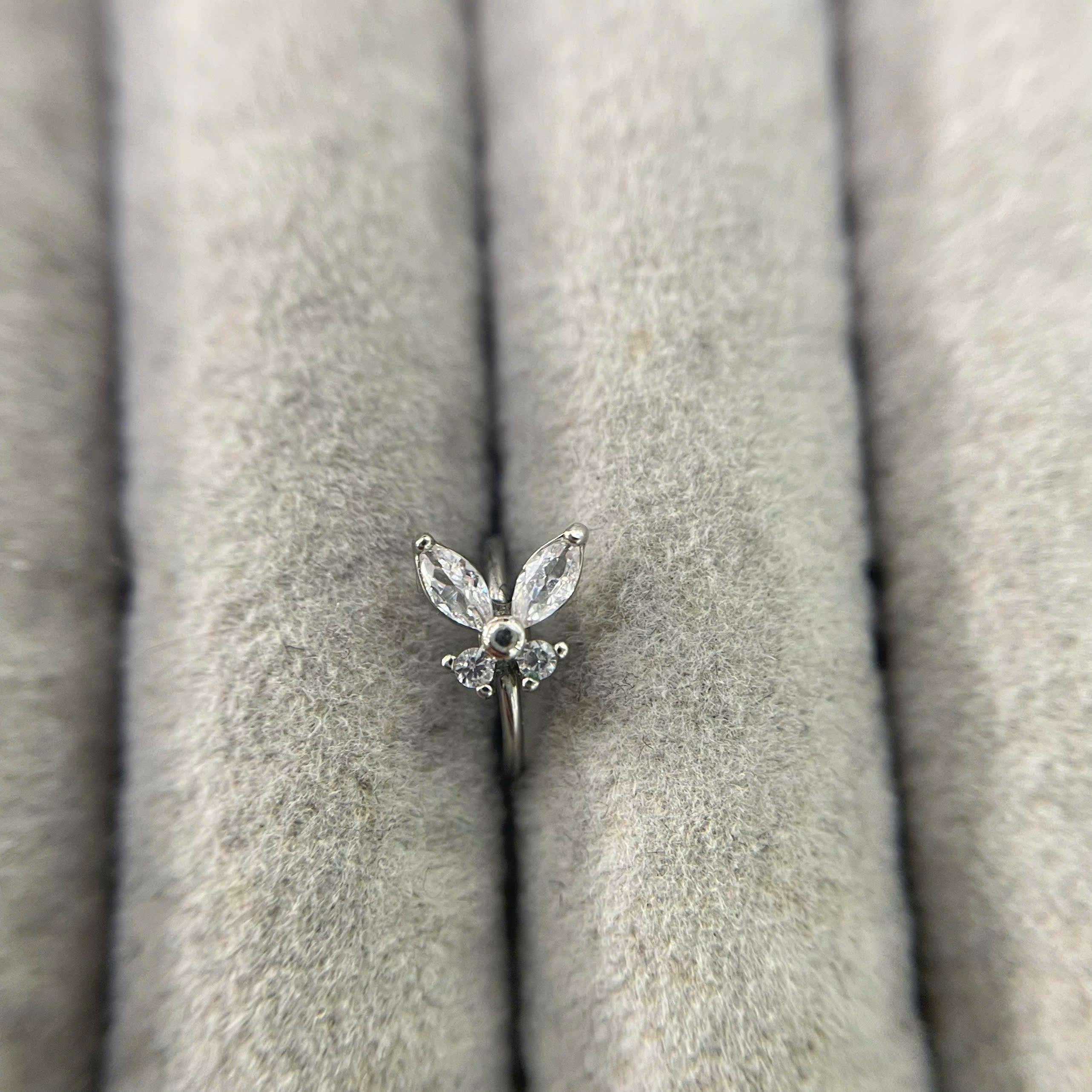 vòng bẻ con bướm trắng cánh dài to đẹp xinh lung linh size 8_thumbnail_2