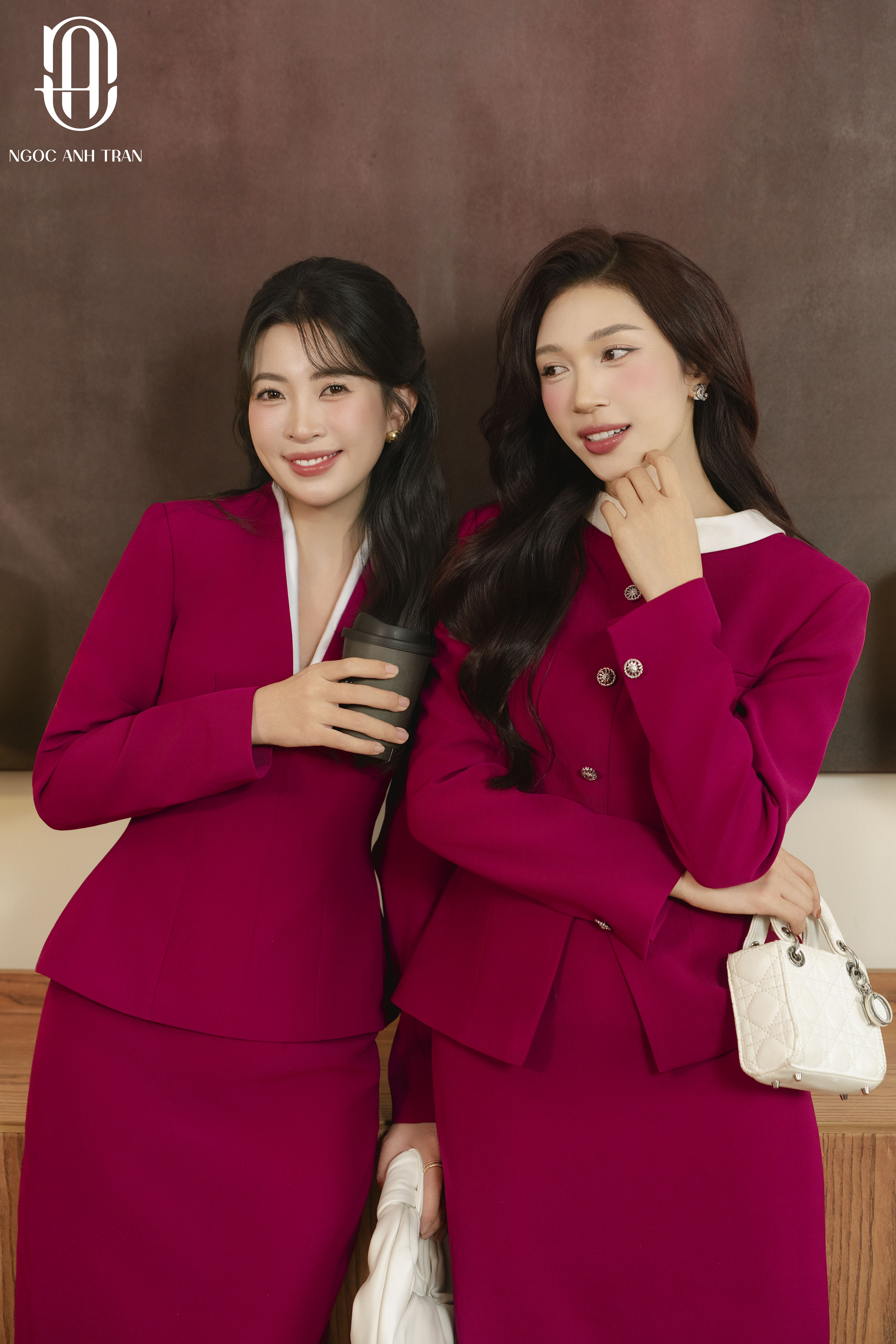 A218 - Set áo kiểu hồng dài tay Deep Fuchsia cổ V phối chân váy_thumbnail_4