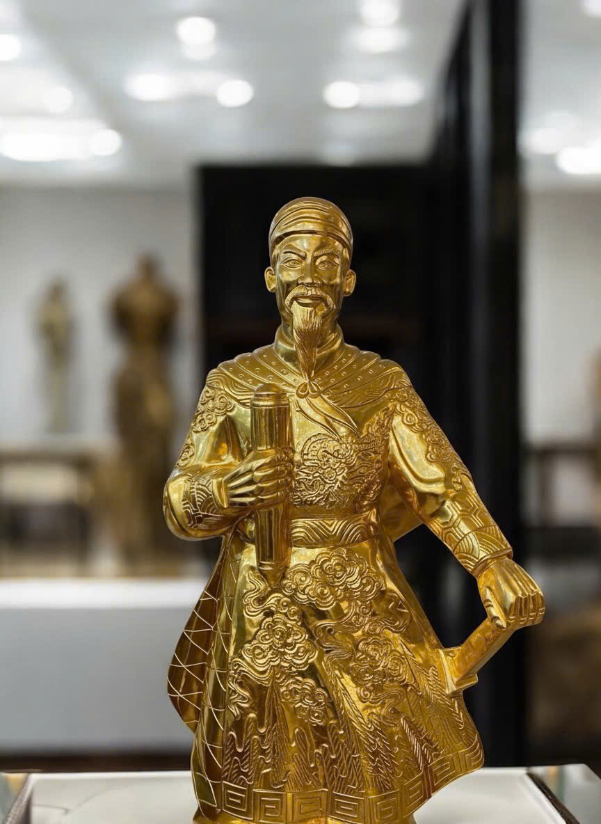 Tượng trần hưng đạo cao dát vàng vàng 9999 cao 90cm _thumbnail_2