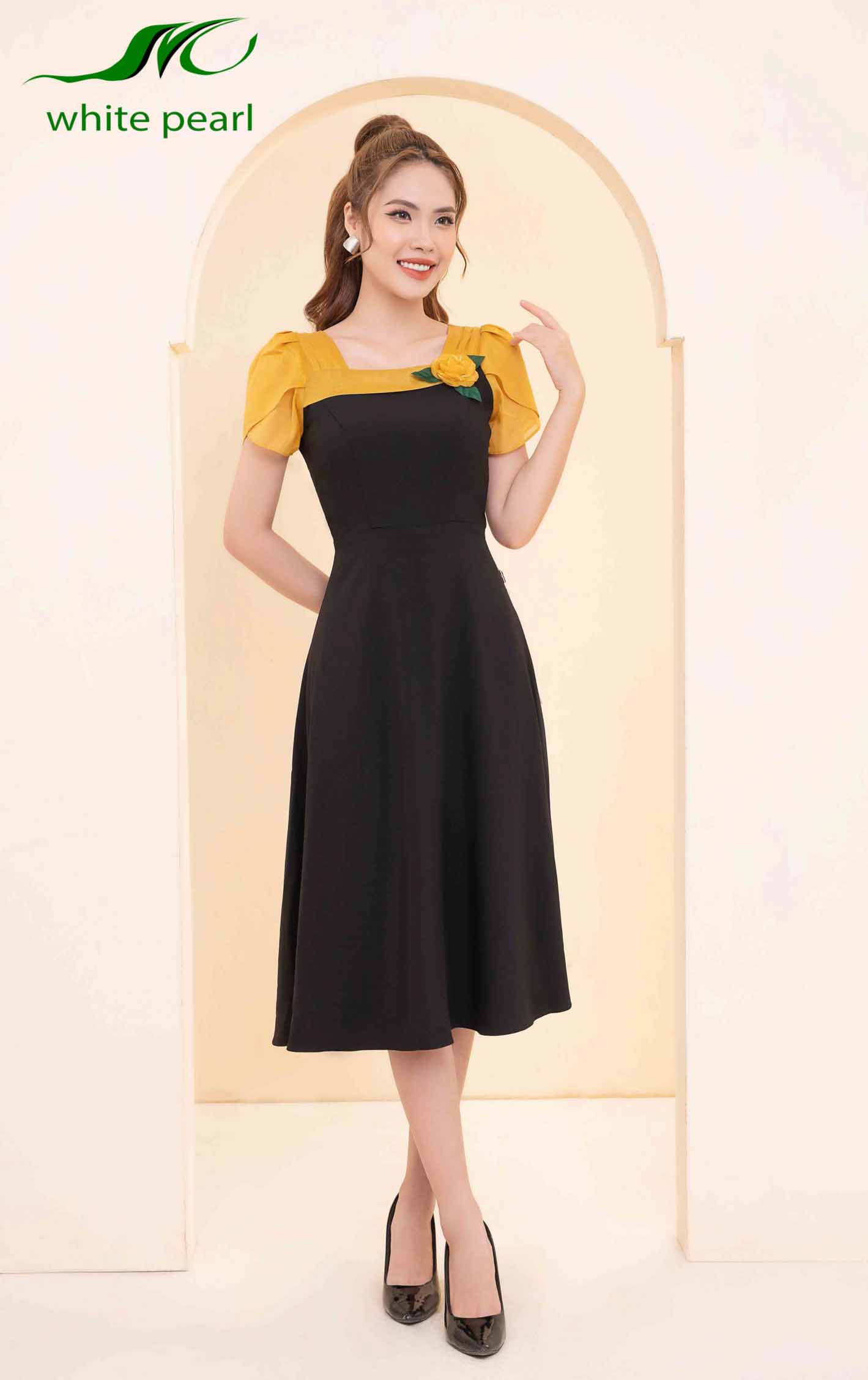 Váy cổ vuông phối ren đính hoa thời trang công sở cao cấp White Pearl