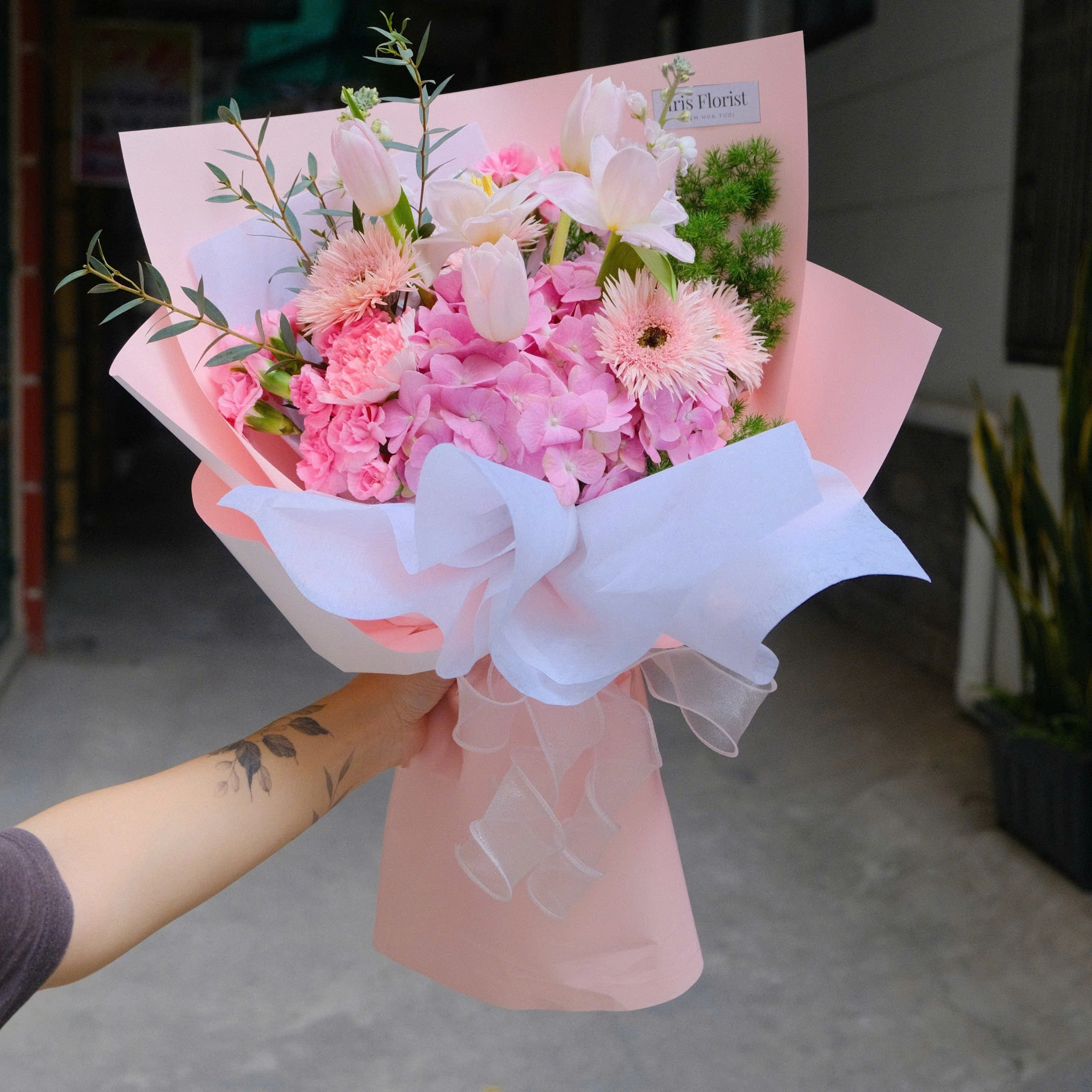 Bó hoa Cẩm tú cầu hồng mix Tulip