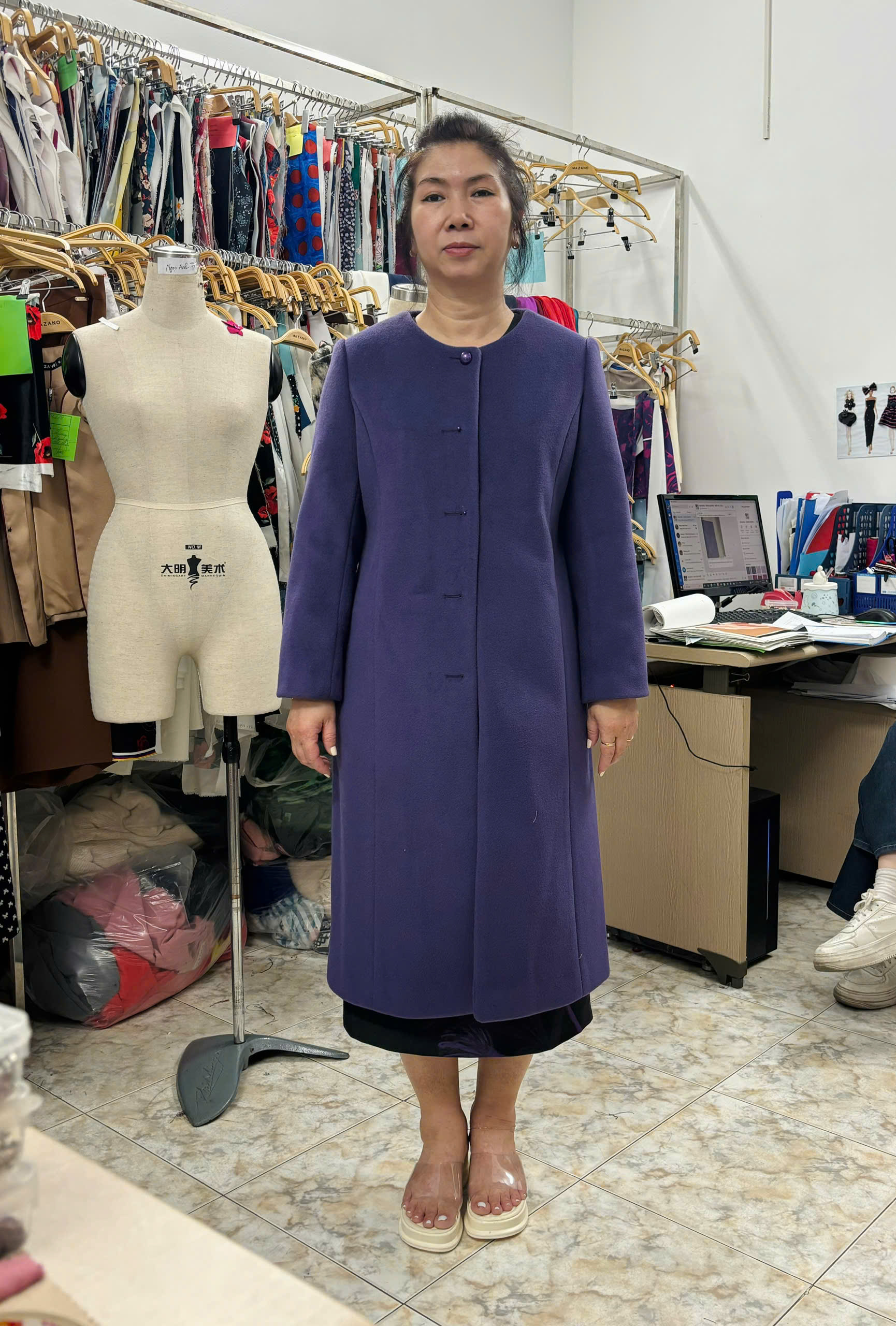 Áo măng tô Suông Vải dạ lông cừu  Cổ tròn Dài đến bắp chân